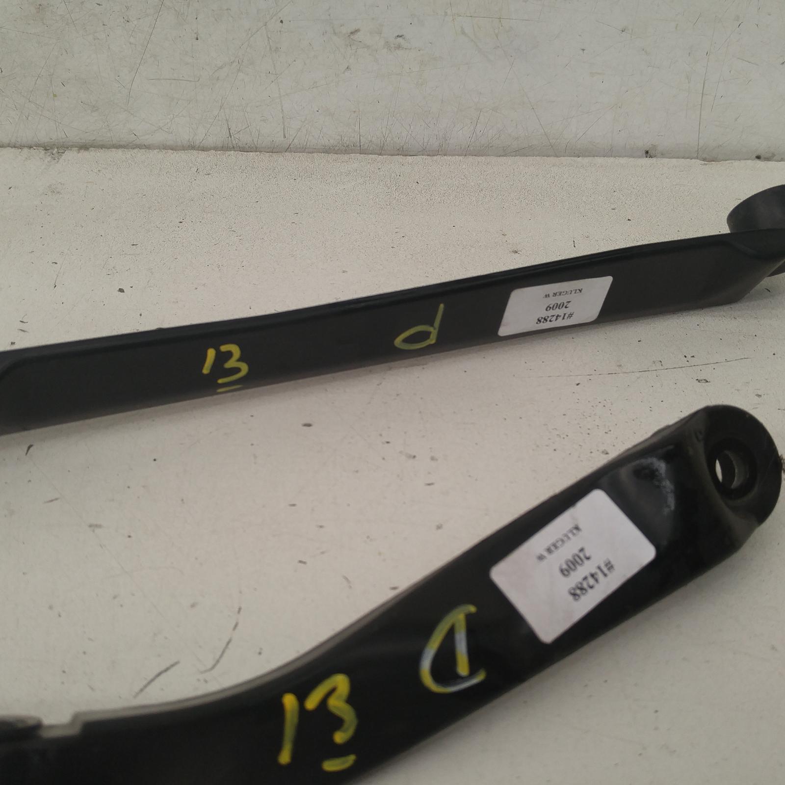 View Auto part Wiper Arm Toyota Kluger 2009