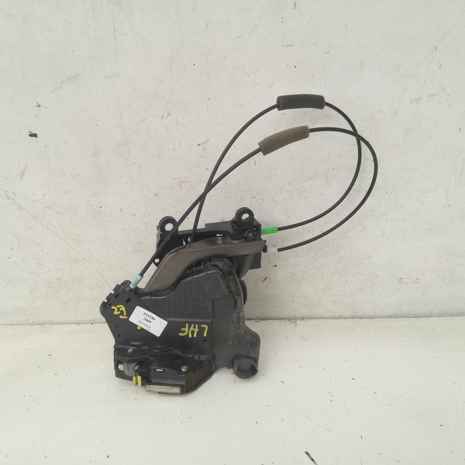 View Auto part Door/Boot/Gate Lock Toyota Kluger 2009