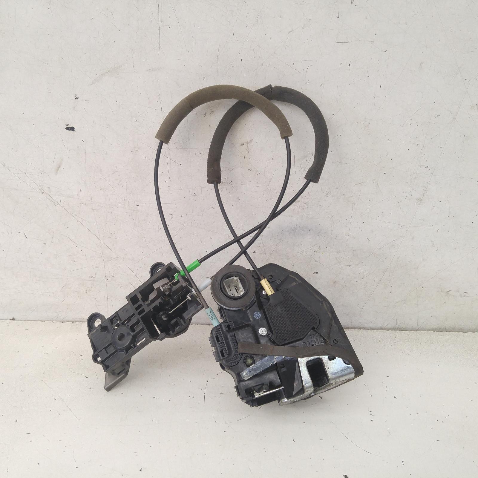 View Auto part Door/Boot/Gate Lock Toyota Kluger 2009