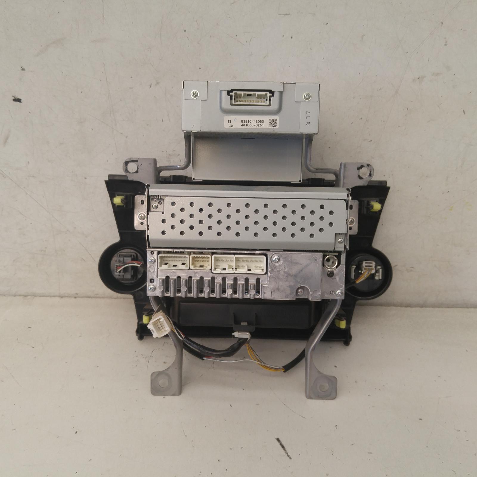 View Auto part Radio/Cd/Dvd/Sat/Tv Toyota Kluger 2009
