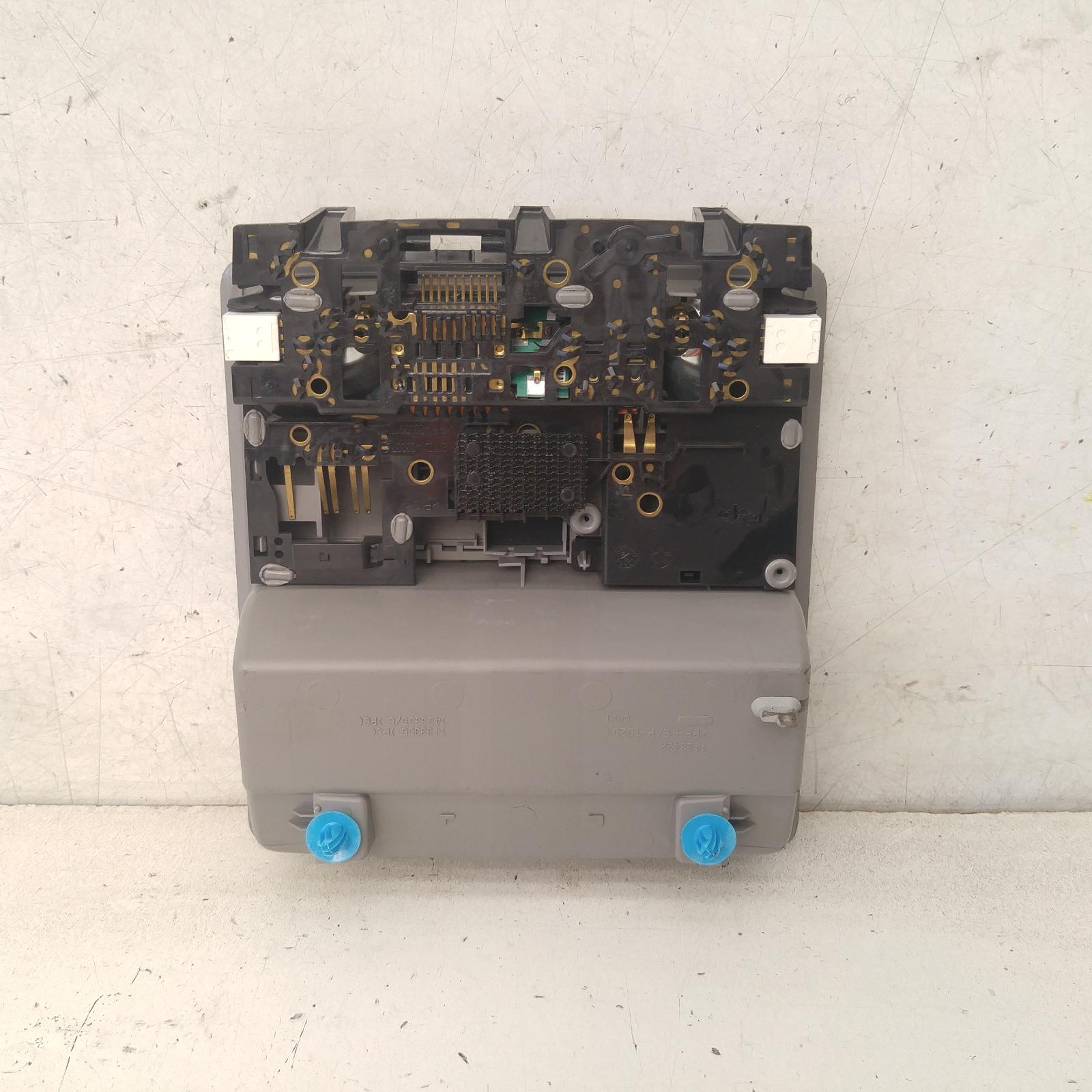 View Auto part Courtesy Light Toyota Kluger 2009