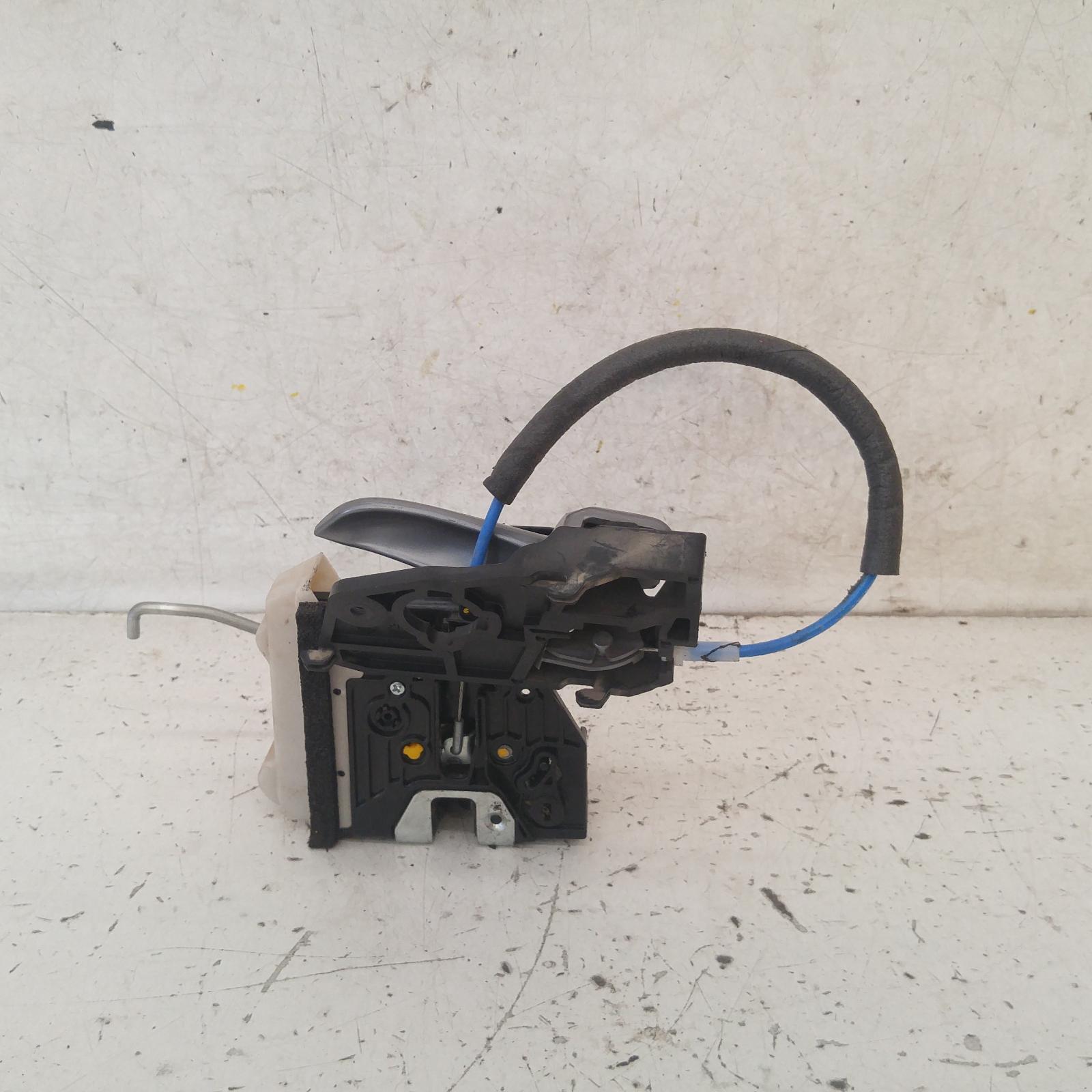 View Auto part Door/Boot/Gate Lock Kia Rio 2013