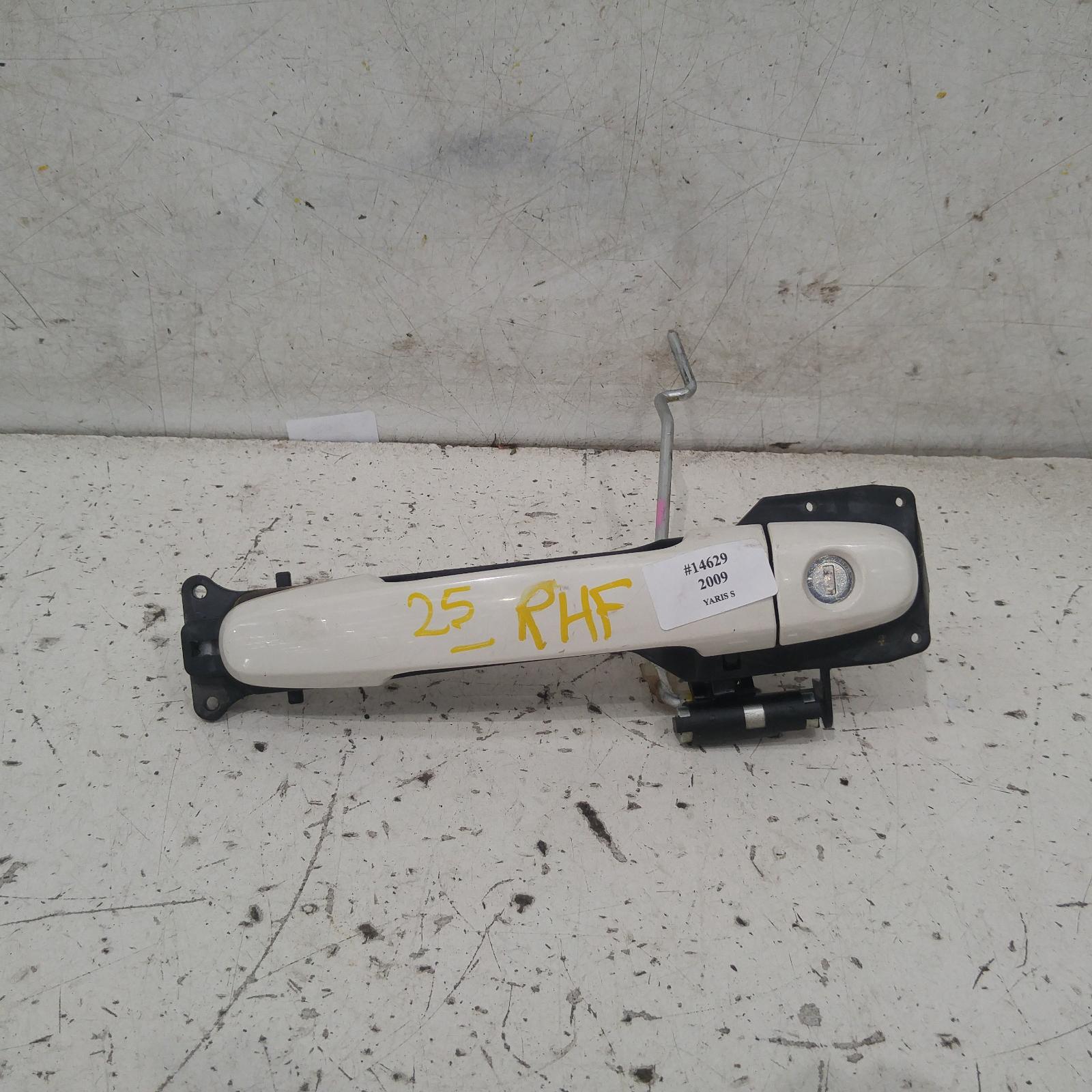View Auto part Door Handle Toyota Yaris 2009