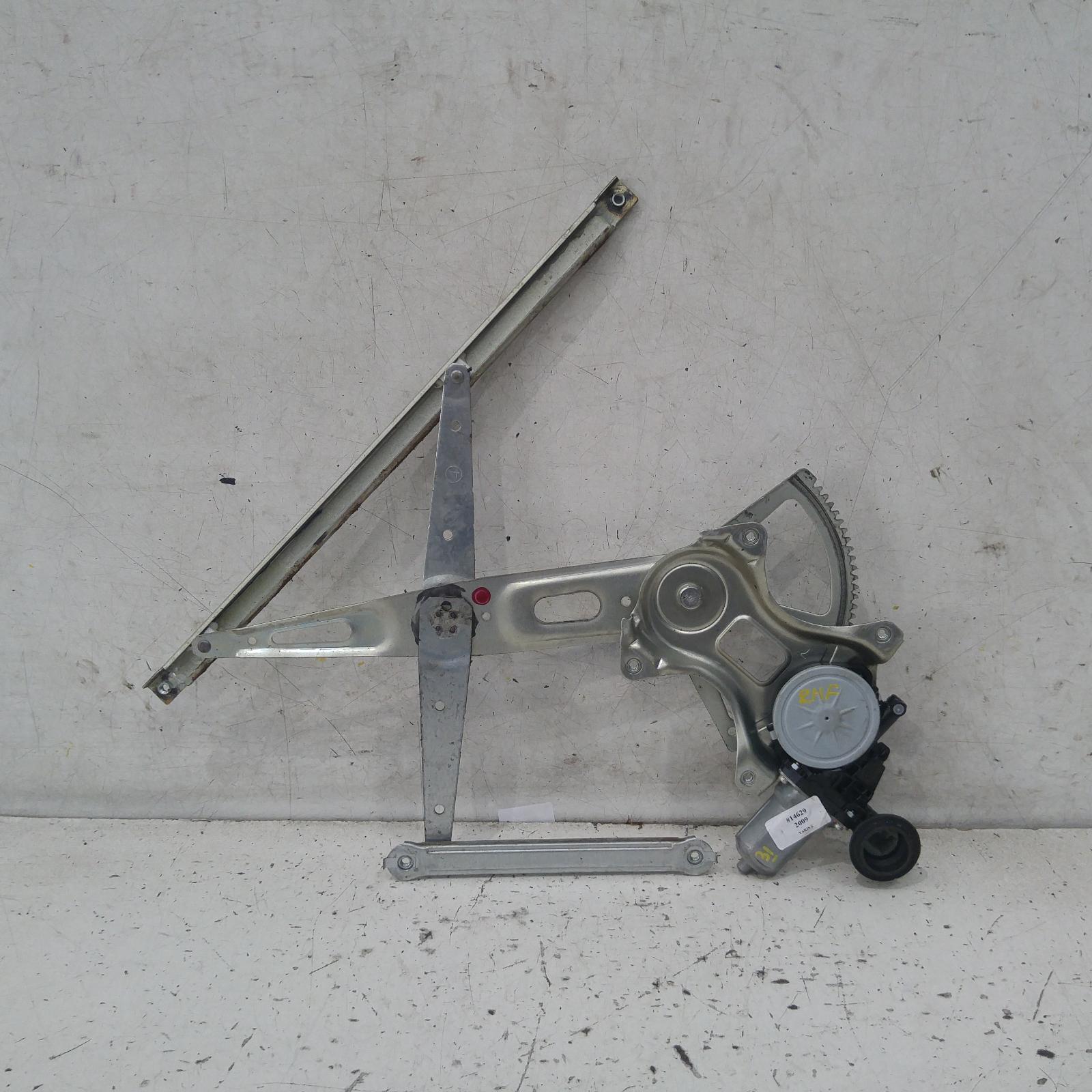 View Auto part Right Front Window Reg/Motor Toyota Yaris 2009