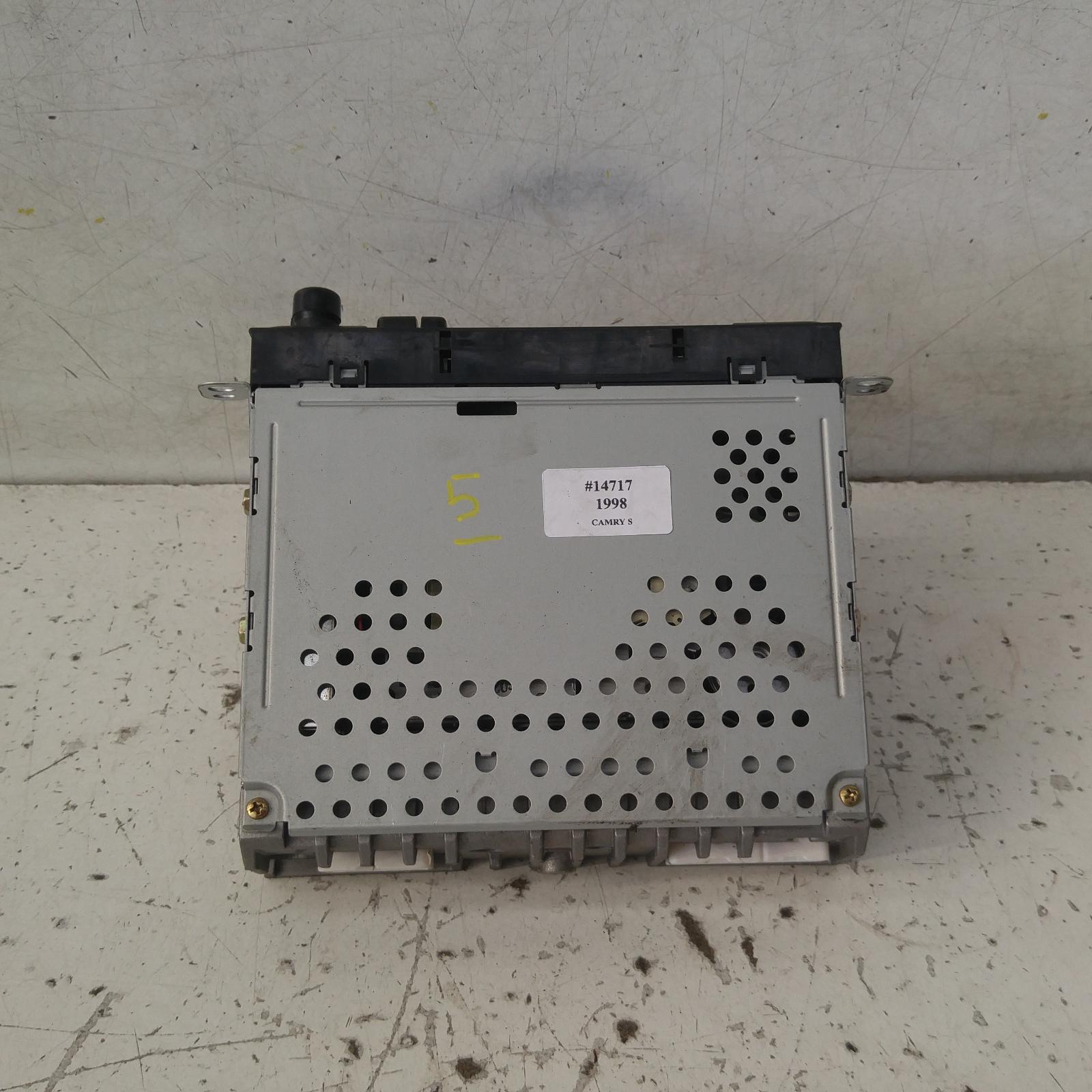 View Auto part Radio/Cd/Dvd/Sat/Tv Toyota Camry 1998