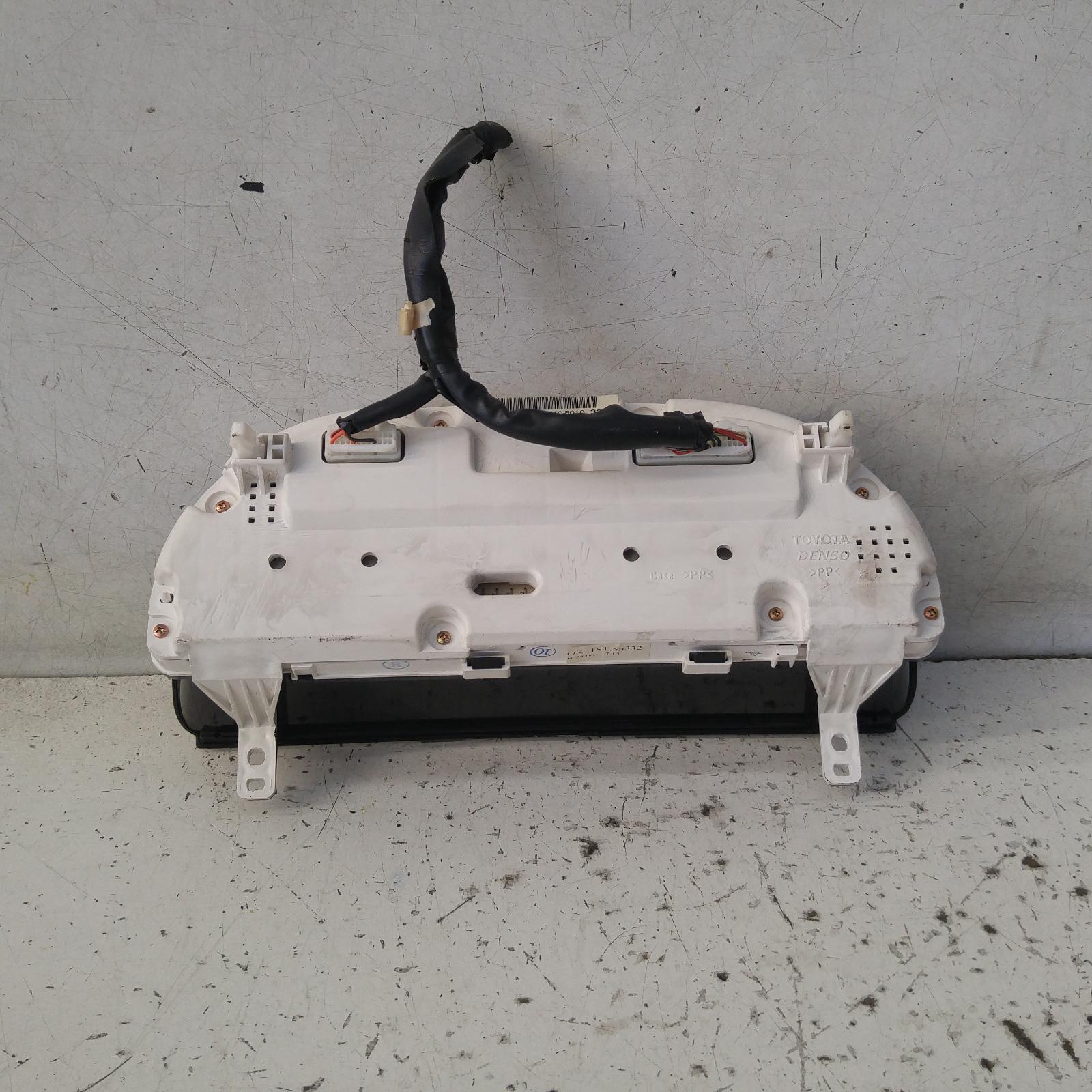 View Auto part Instrument Cluster Toyota Camry 2004