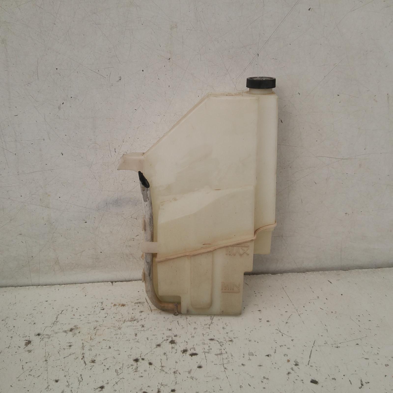 2009 Nissan Murano Overflow Bottle View Auto part Overflow Bottle Nissan Murano 2009
