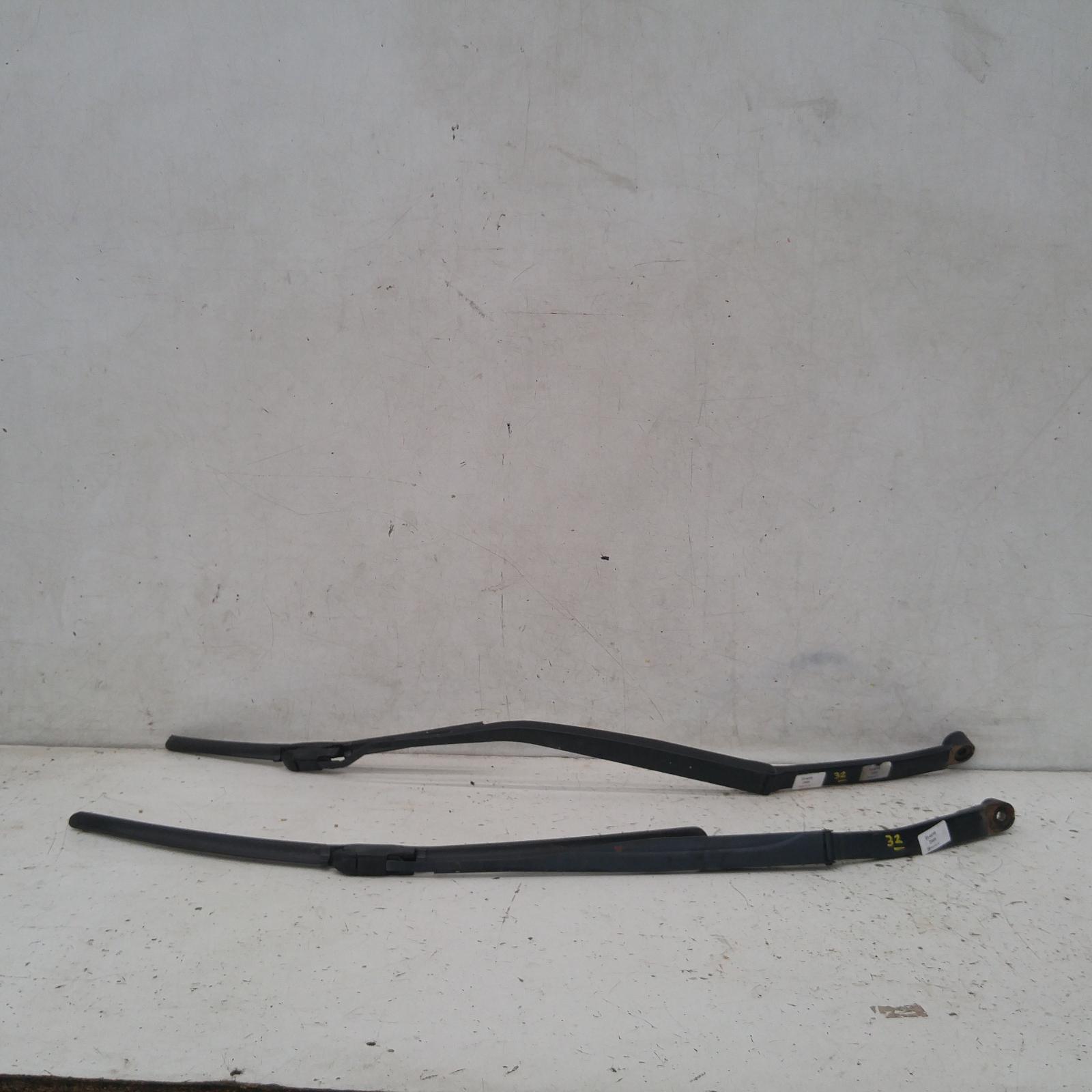 View Auto part Wiper Arm Nissan Murano 2009