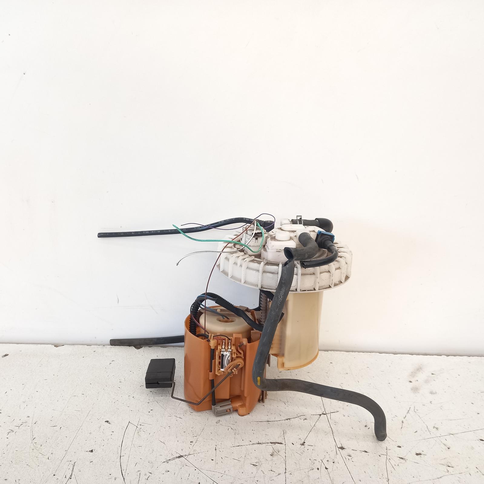 View Auto part Fuel Pump Toyota Corolla 2014