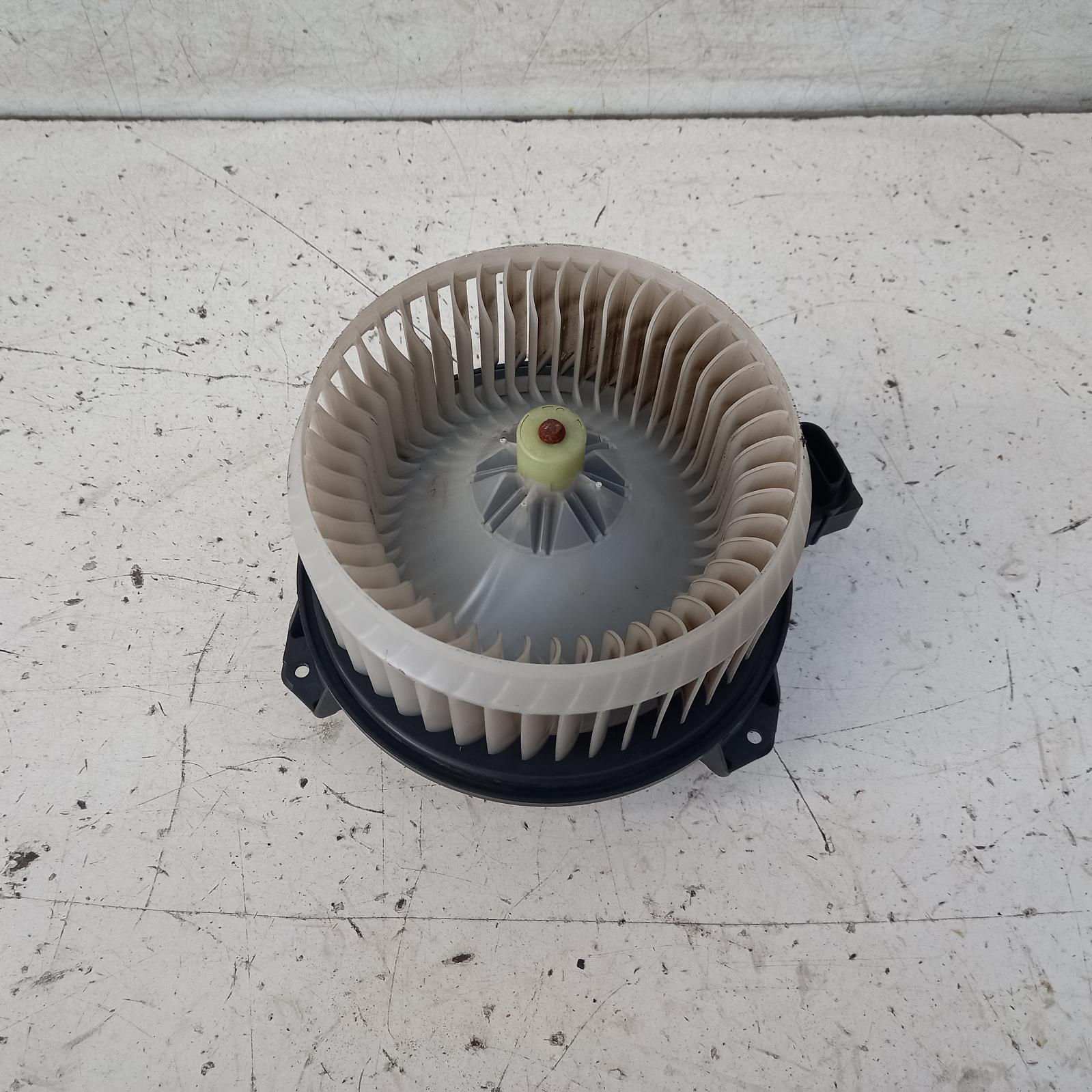 View Auto part Heater Fan Motor Jeep Patriot 2014