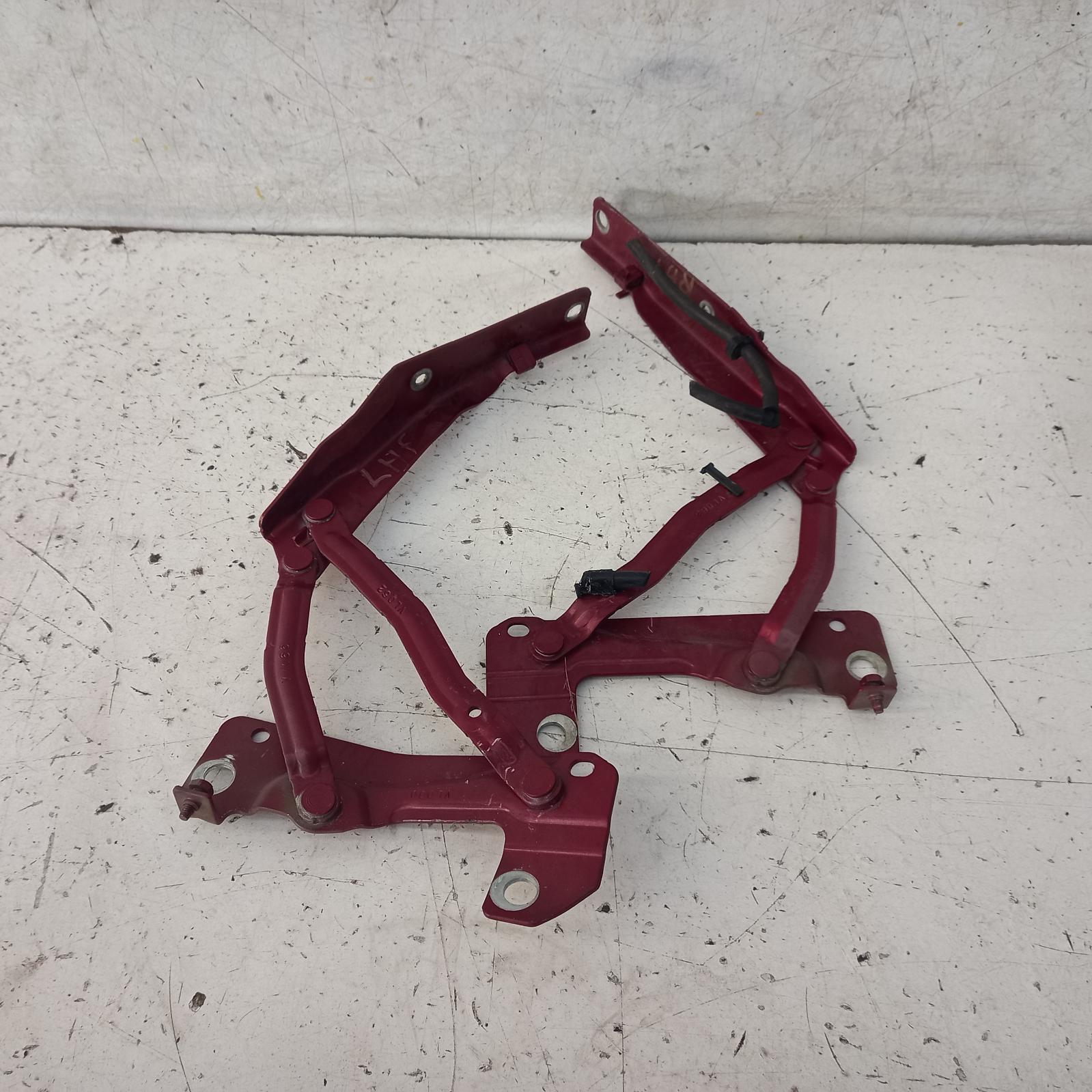 2014 Jeep Patriot Bonnet Hinge/Strut View Auto part Bonnet Hinge/Strut Jeep Patriot 2014