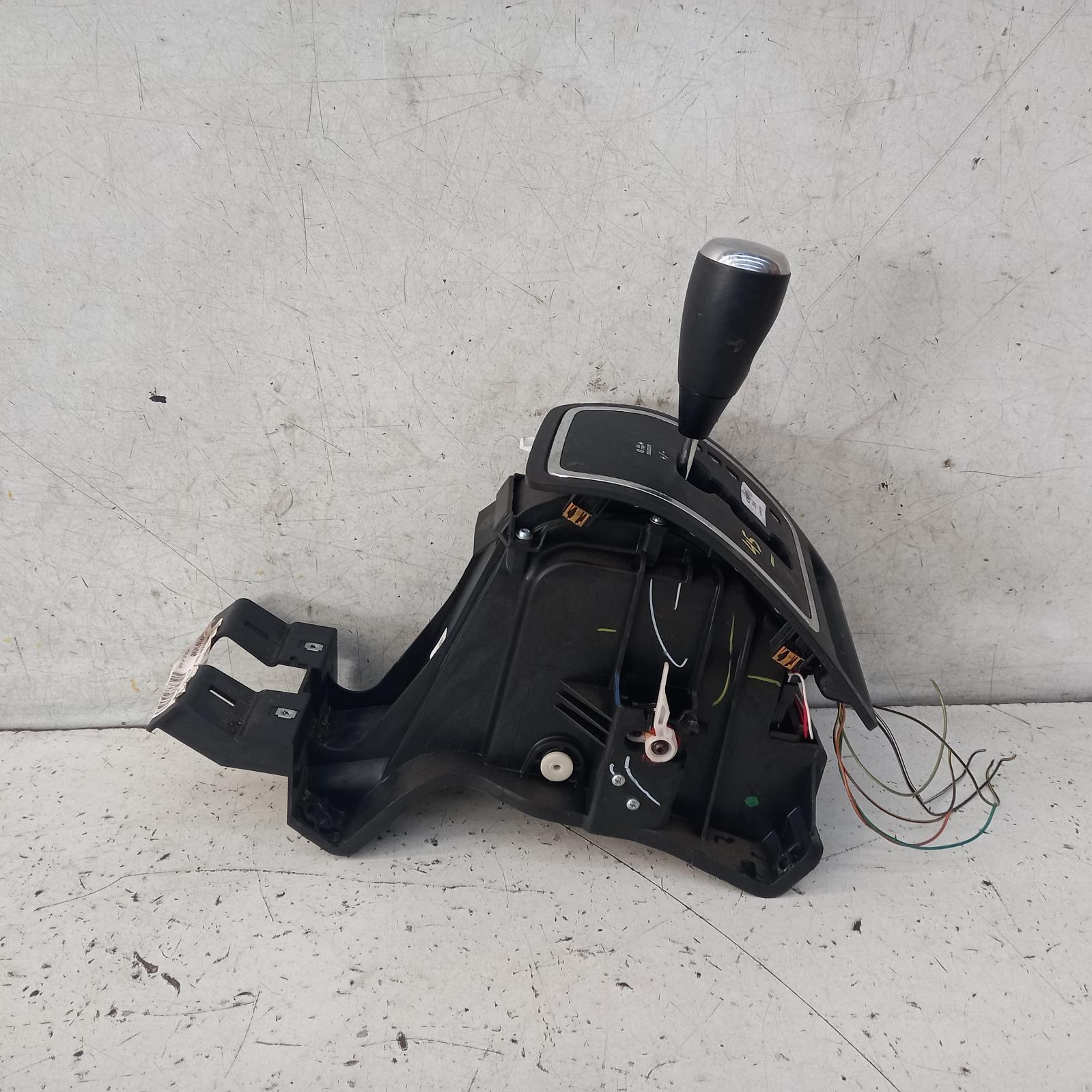 2014 Jeep Patriot Gear Stick/Shifter View Auto part Gear Stick/Shifter Jeep Patriot 2014