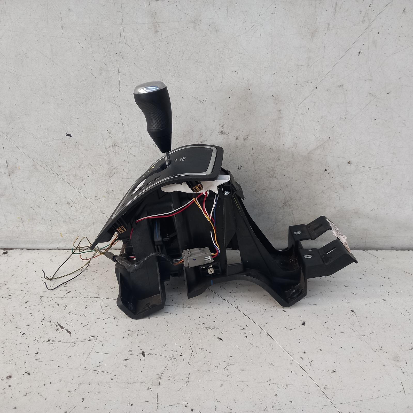 2014 Jeep Patriot Gear Stick/Shifter View Auto part Gear Stick/Shifter Jeep Patriot 2014