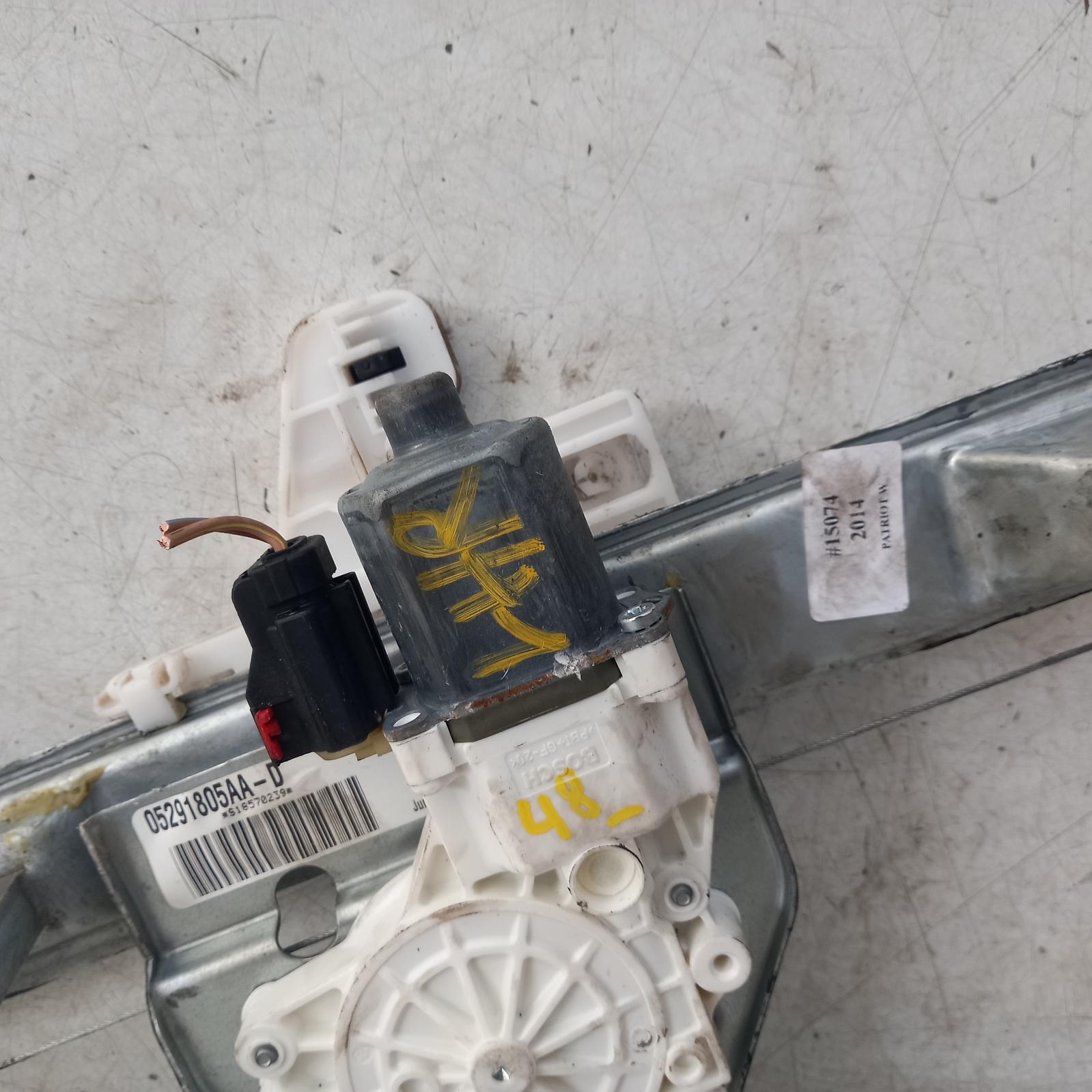 View Auto part Left Rear Wnd Reg/Motor Jeep Patriot 2014