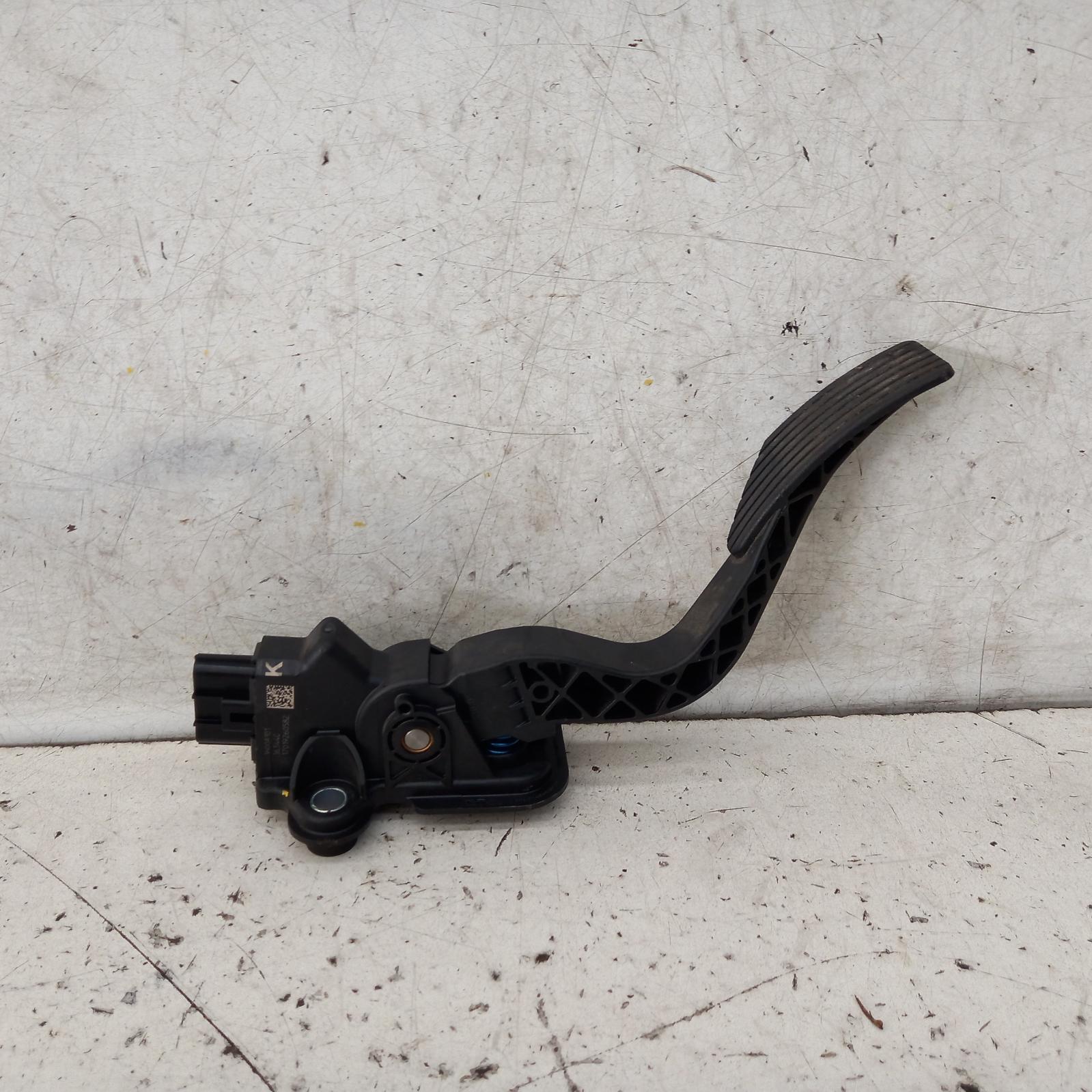 2017 Mitsubishi Outlander Pedal Assembly View Auto part Pedal Assembly Mitsubishi Outlander 2017