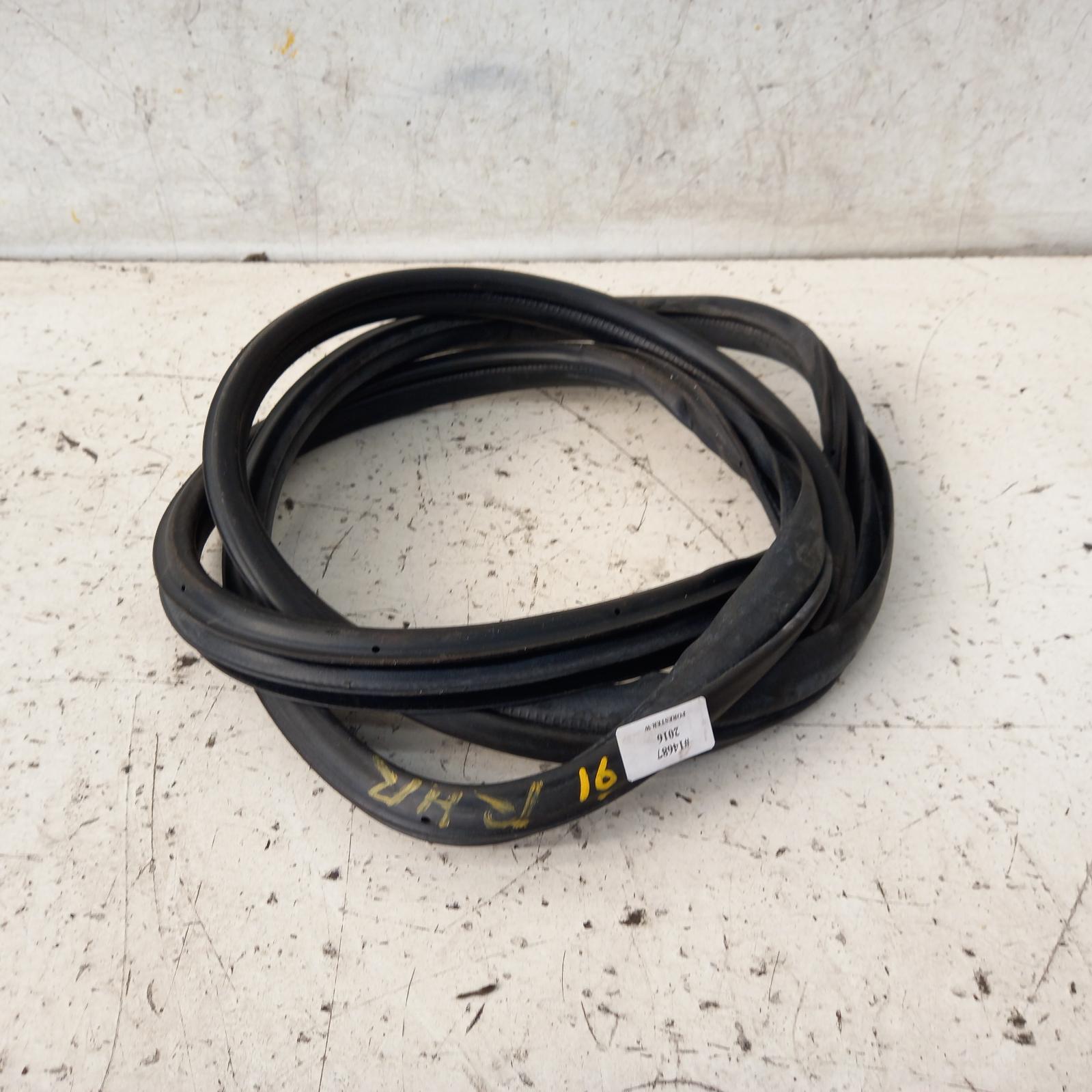 View Auto part Door/Tailgate Seal Subaru Forester 2016