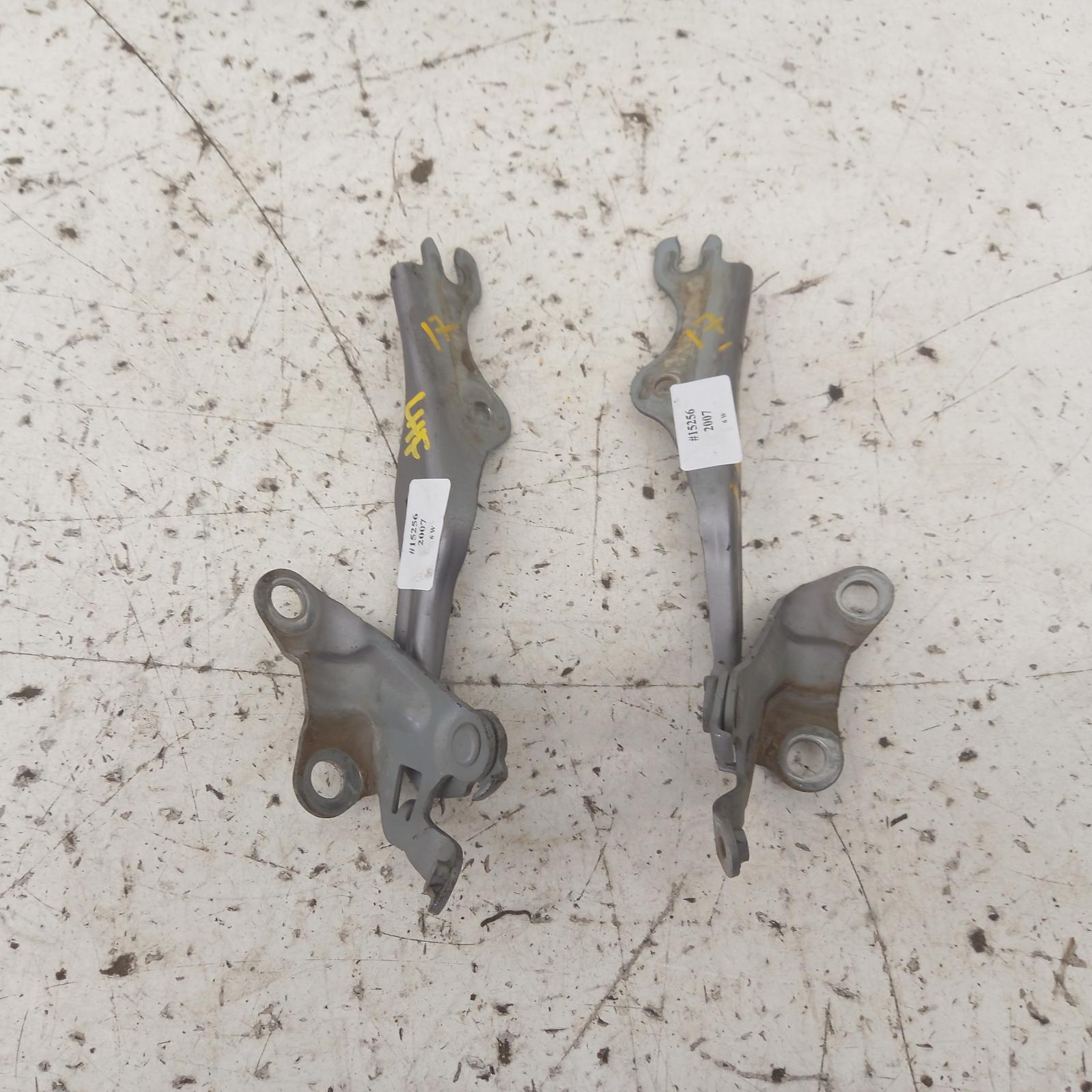 2007 Mazda 6 Bonnet Hinge/Strut View Auto part Bonnet Hinge/Strut Mazda 6 2007