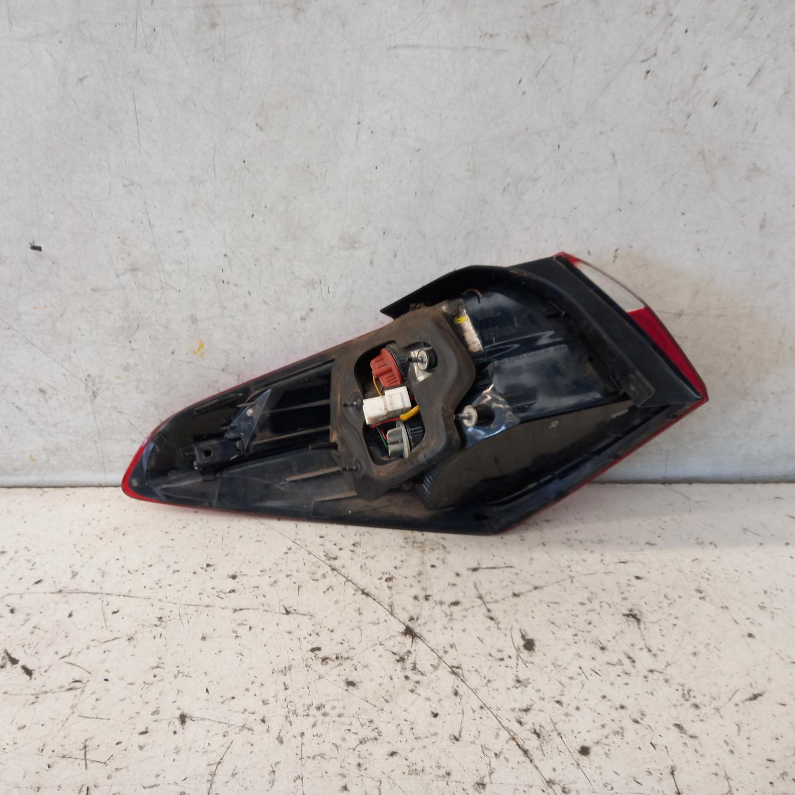 View Auto part Right Taillight Kia Cerato 2013