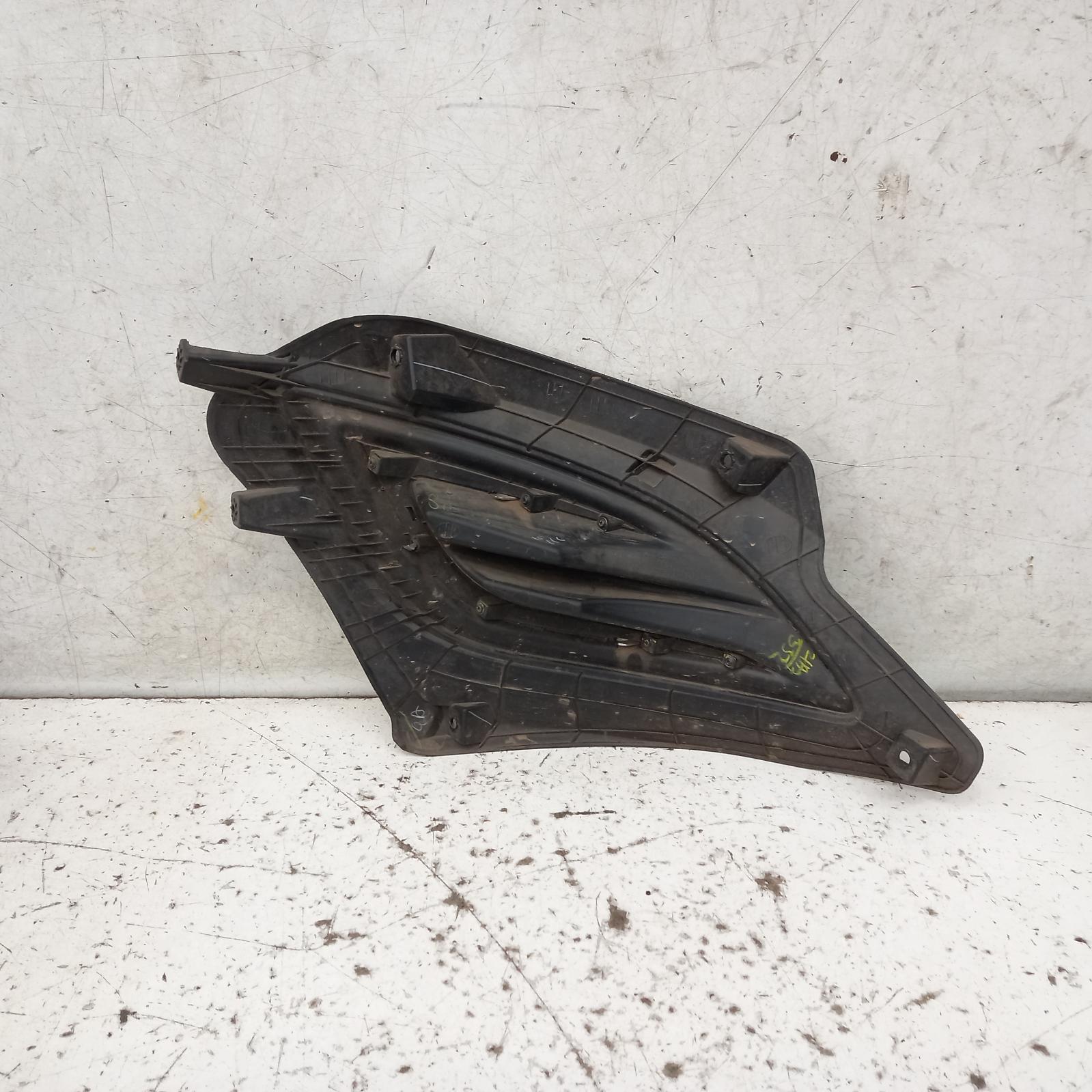 View Auto part Grille Hyundai I20 2013