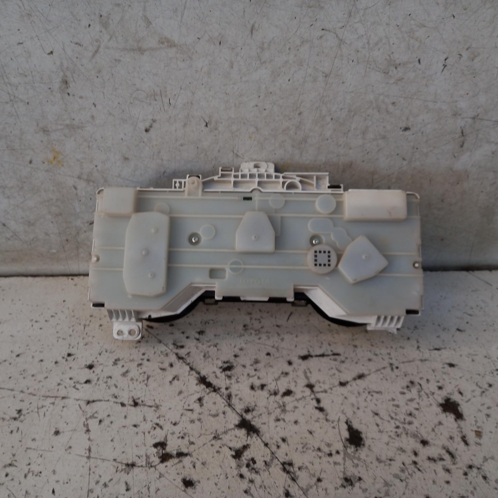 View Auto part Instrument Cluster Toyota Hilux 2006