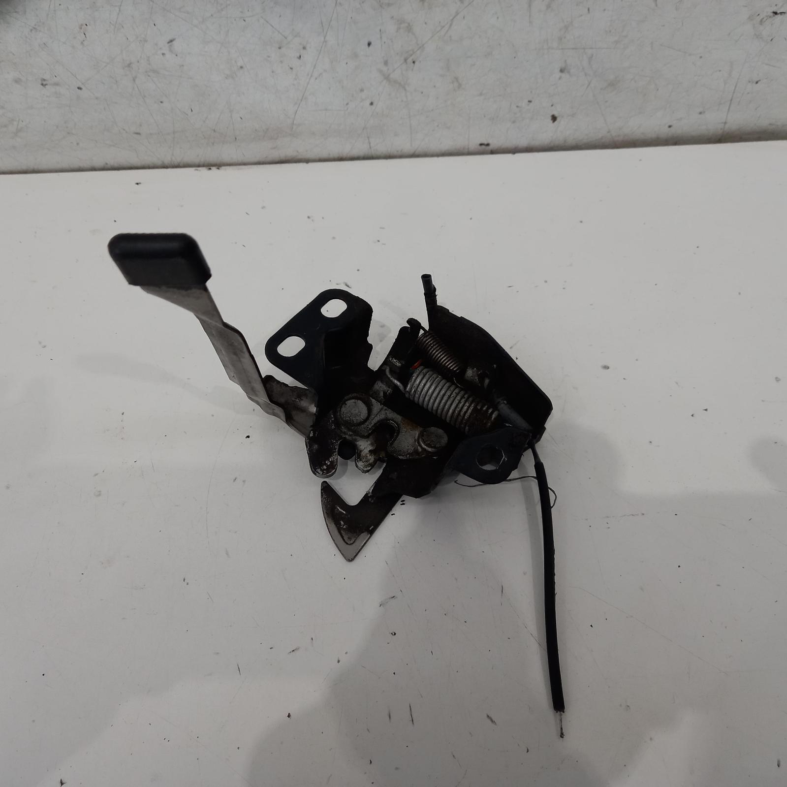 View Auto part Bonnet Lock/Support Honda Crv 2006