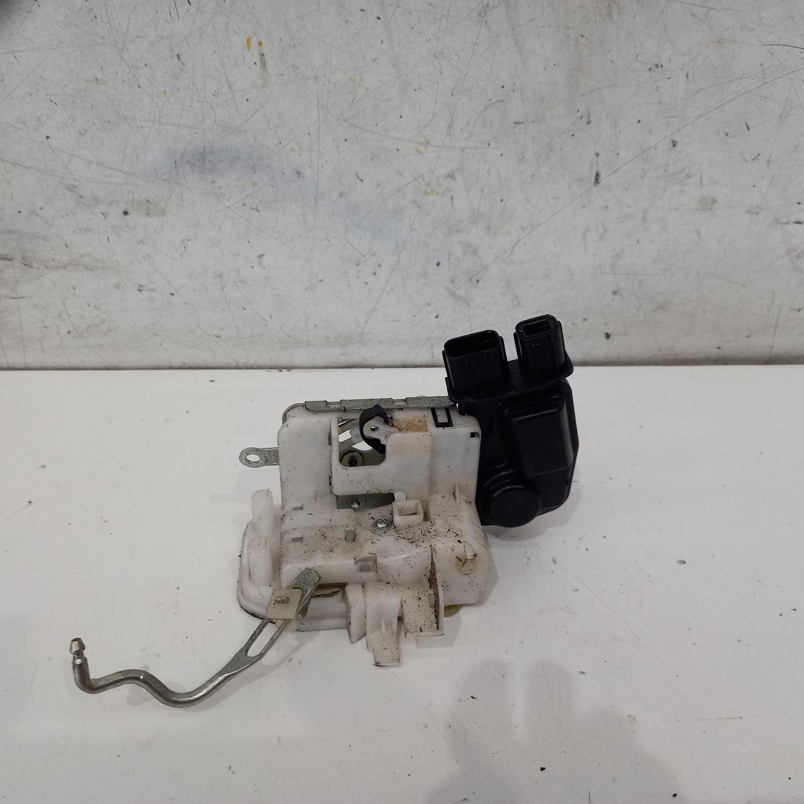 View Auto part Door/Boot/Gate Lock Honda Crv 2006