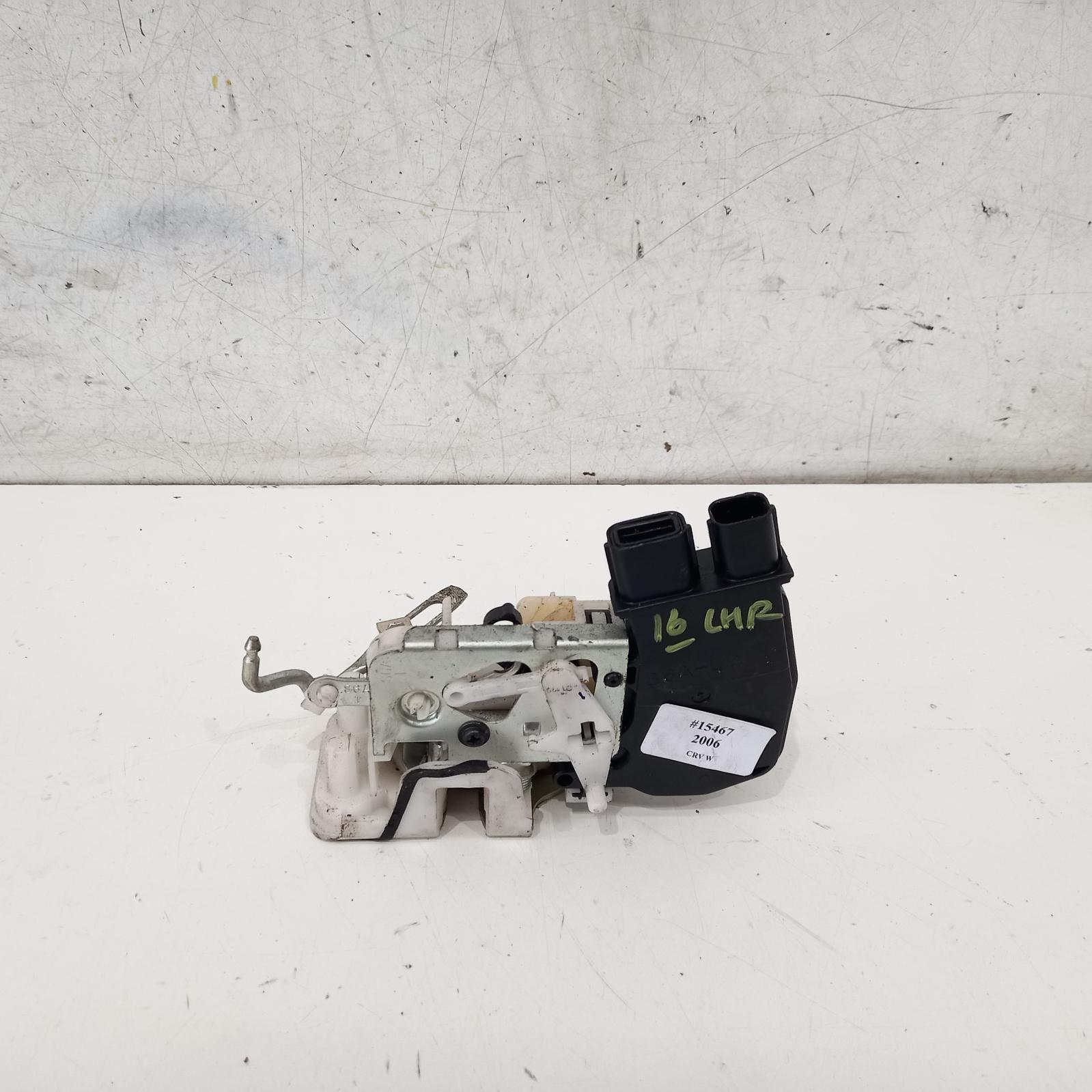 View Auto part Door/Boot/Gate Lock Honda Crv 2006