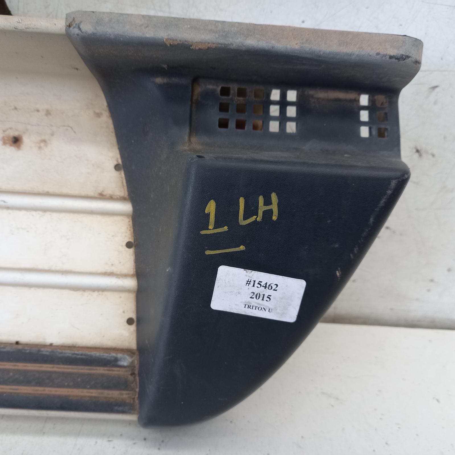 View Auto part Side Step/Skirt Mitsubishi Triton 2015