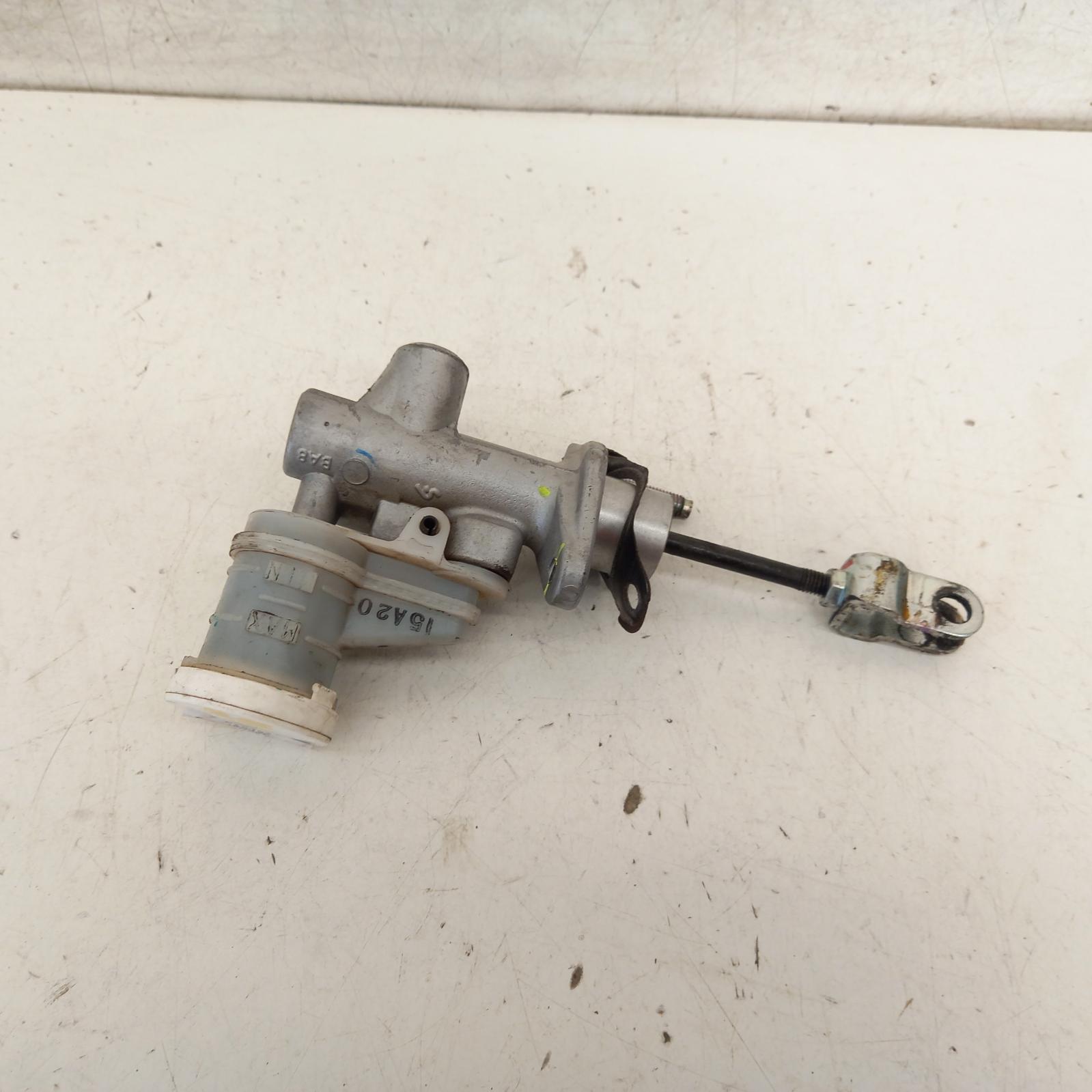 View Auto part Clutch Master Cylind Mitsubishi Triton 2015