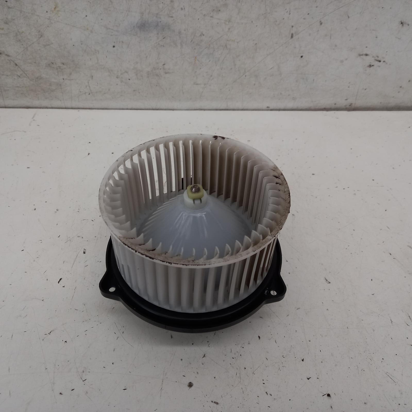 View Auto part Heater Fan Motor Mazda 3 2018
