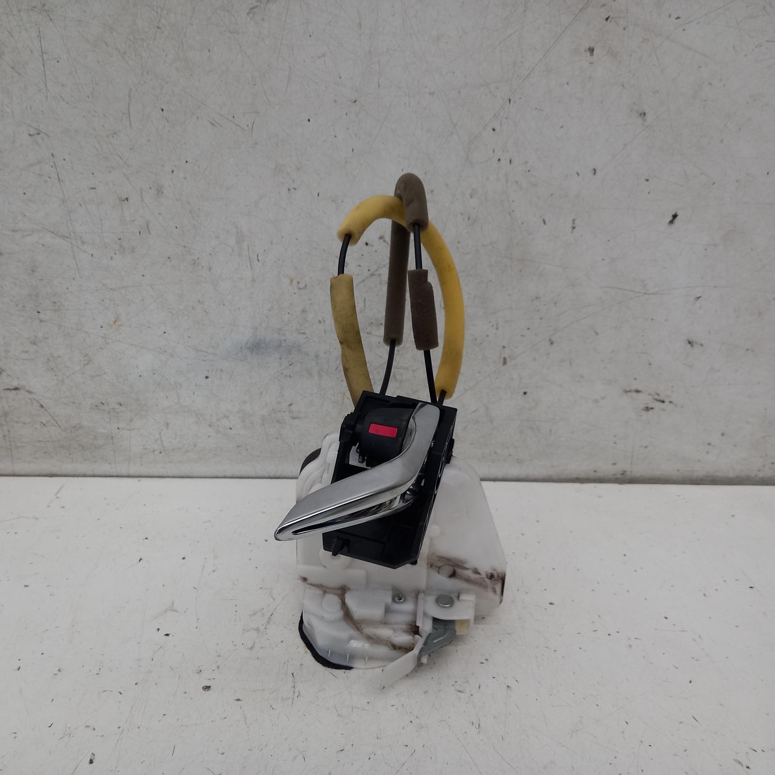 View Auto part Door/Boot/Gate Lock Mazda 3 2018