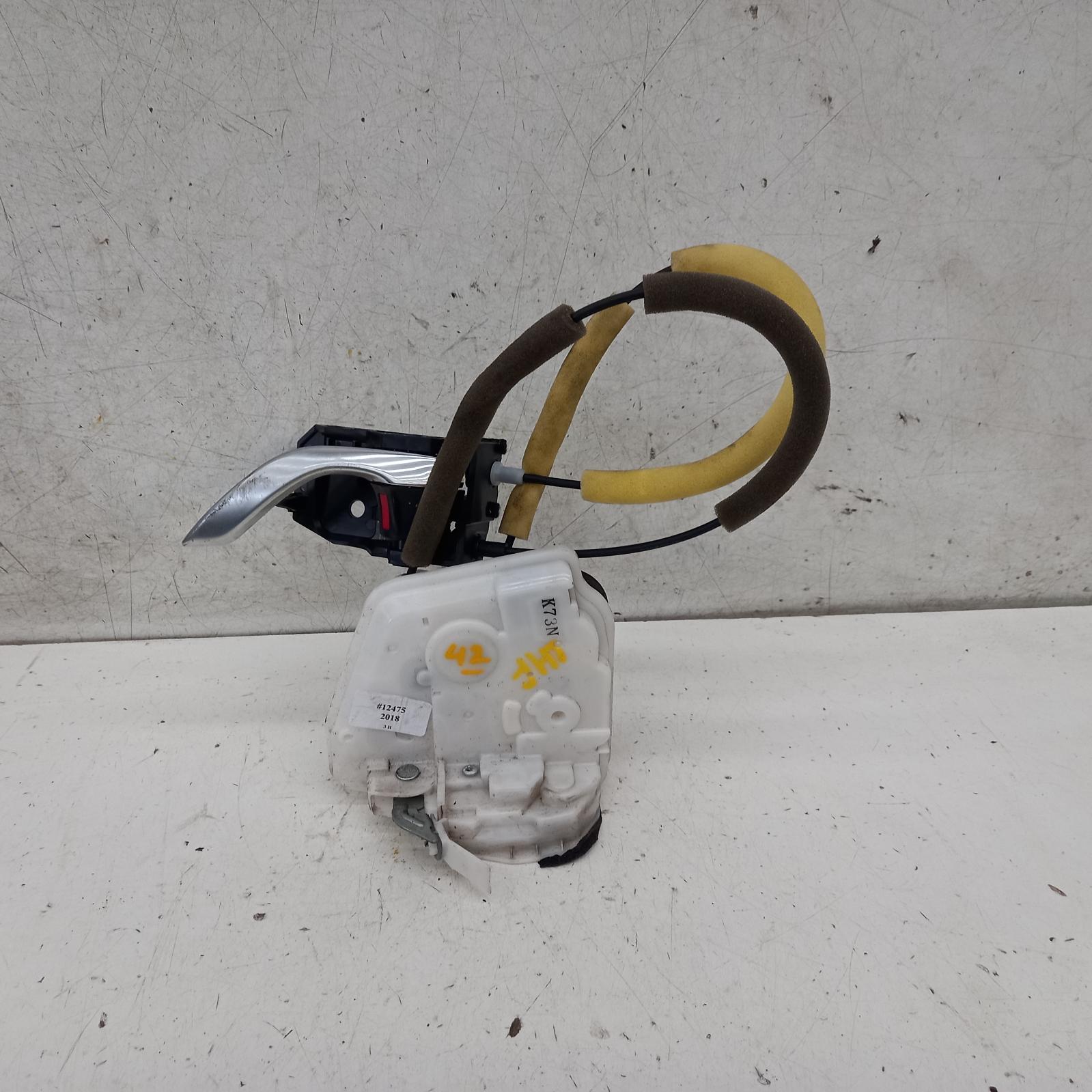 View Auto part Door/Boot/Gate Lock Mazda 3 2018