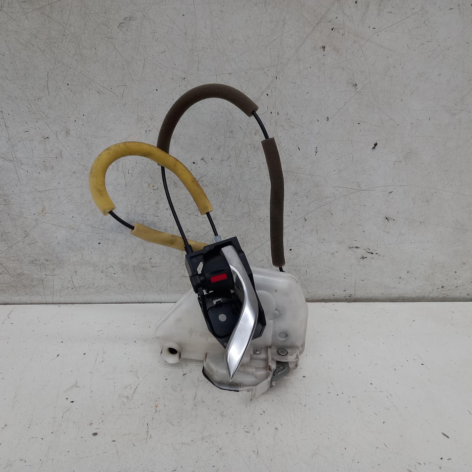 View Auto part Door/Boot/Gate Lock Mazda 3 2018