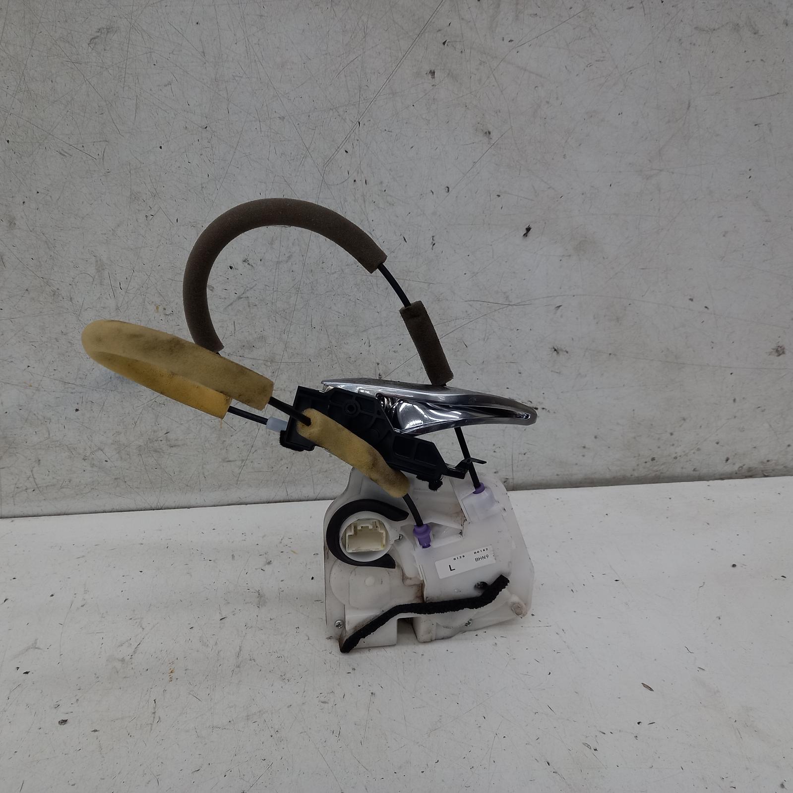 View Auto part Door/Boot/Gate Lock Mazda 3 2018