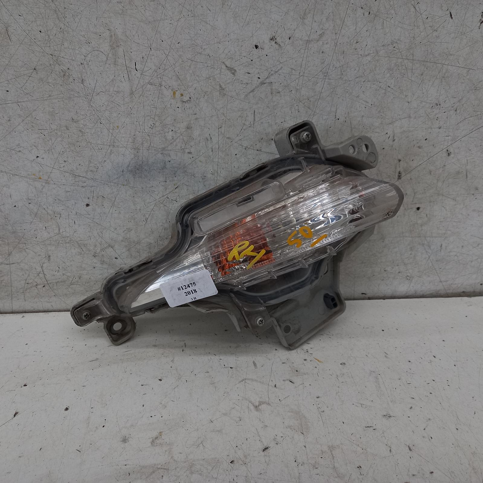 View Auto part Right Indicator/Fog/Side Mazda 3 2018