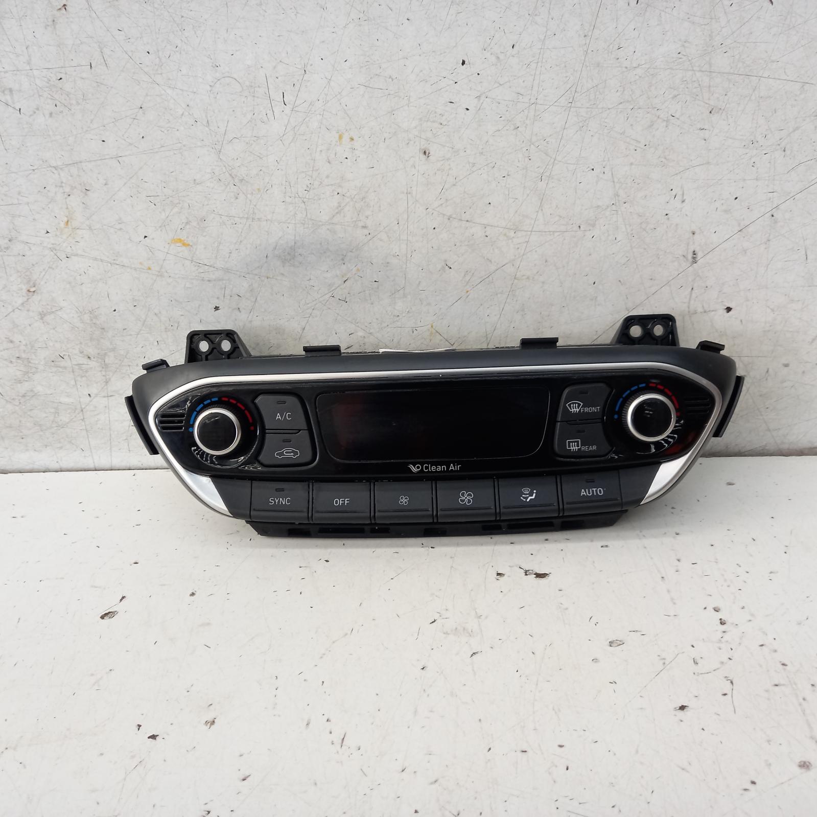 View Auto part Heater/Ac Controls Hyundai I30 2019