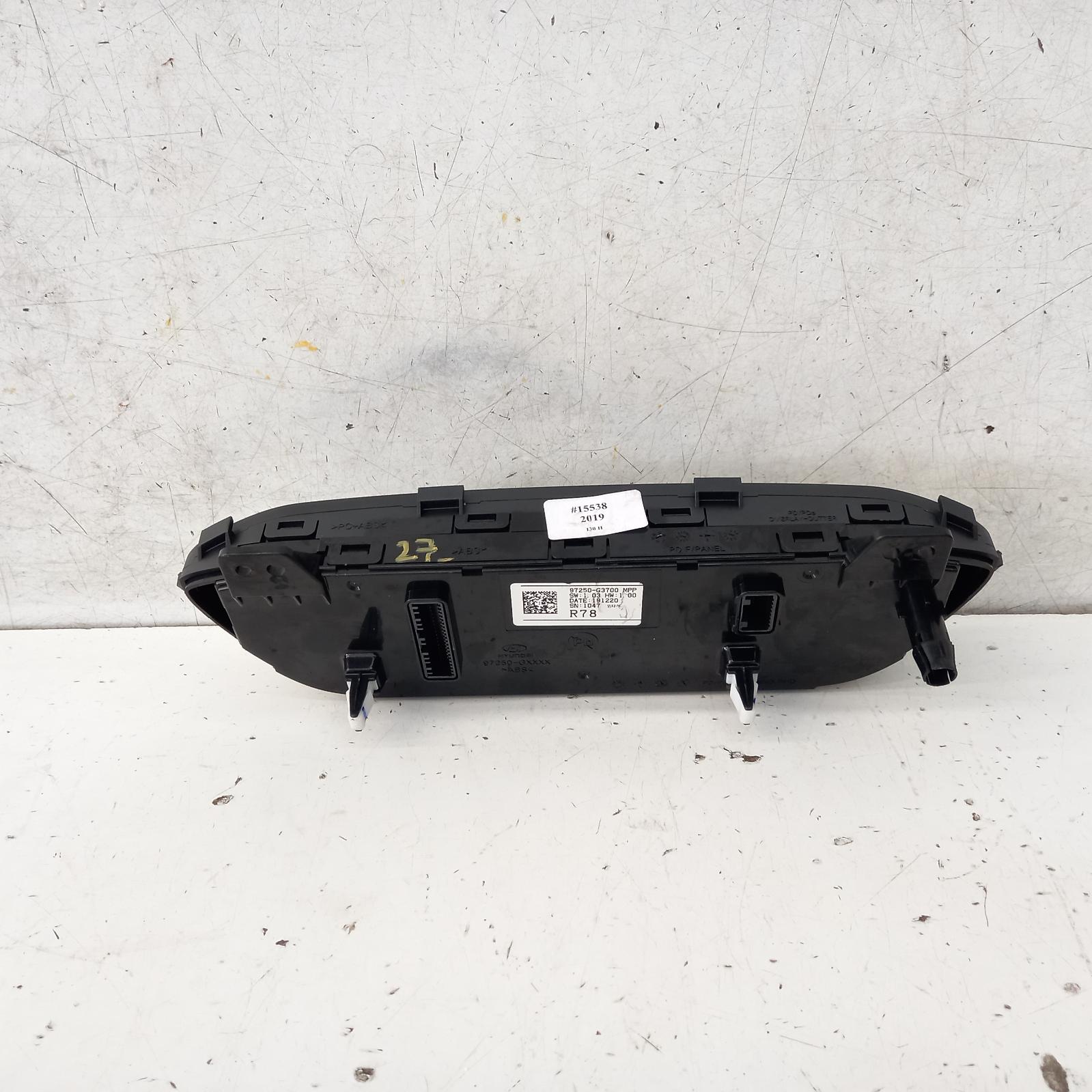 View Auto part Heater/Ac Controls Hyundai I30 2019