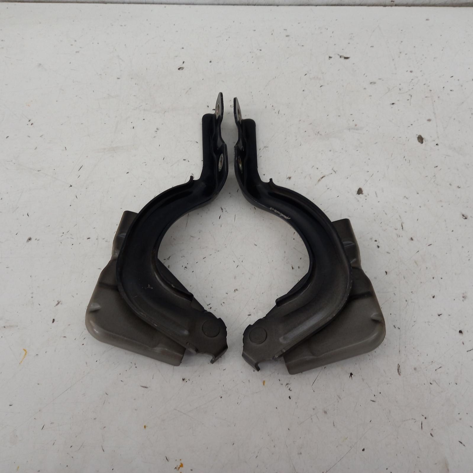 2019 Hyundai I30 Bonnet Hinge/Strut View Auto part Bonnet Hinge/Strut Hyundai I30 2019