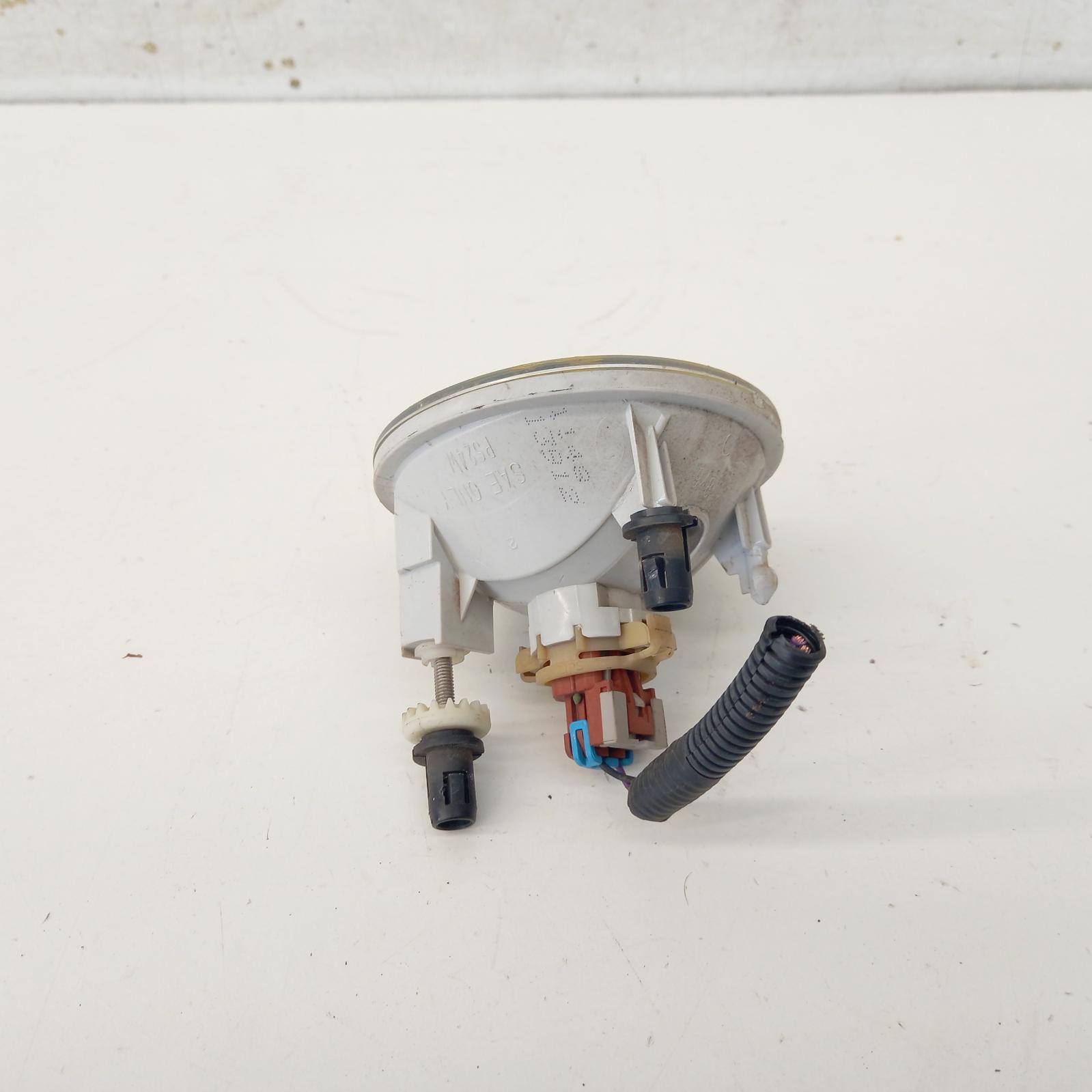 View Auto part Right Indicator/Fog/Side Holden Captiva 2012