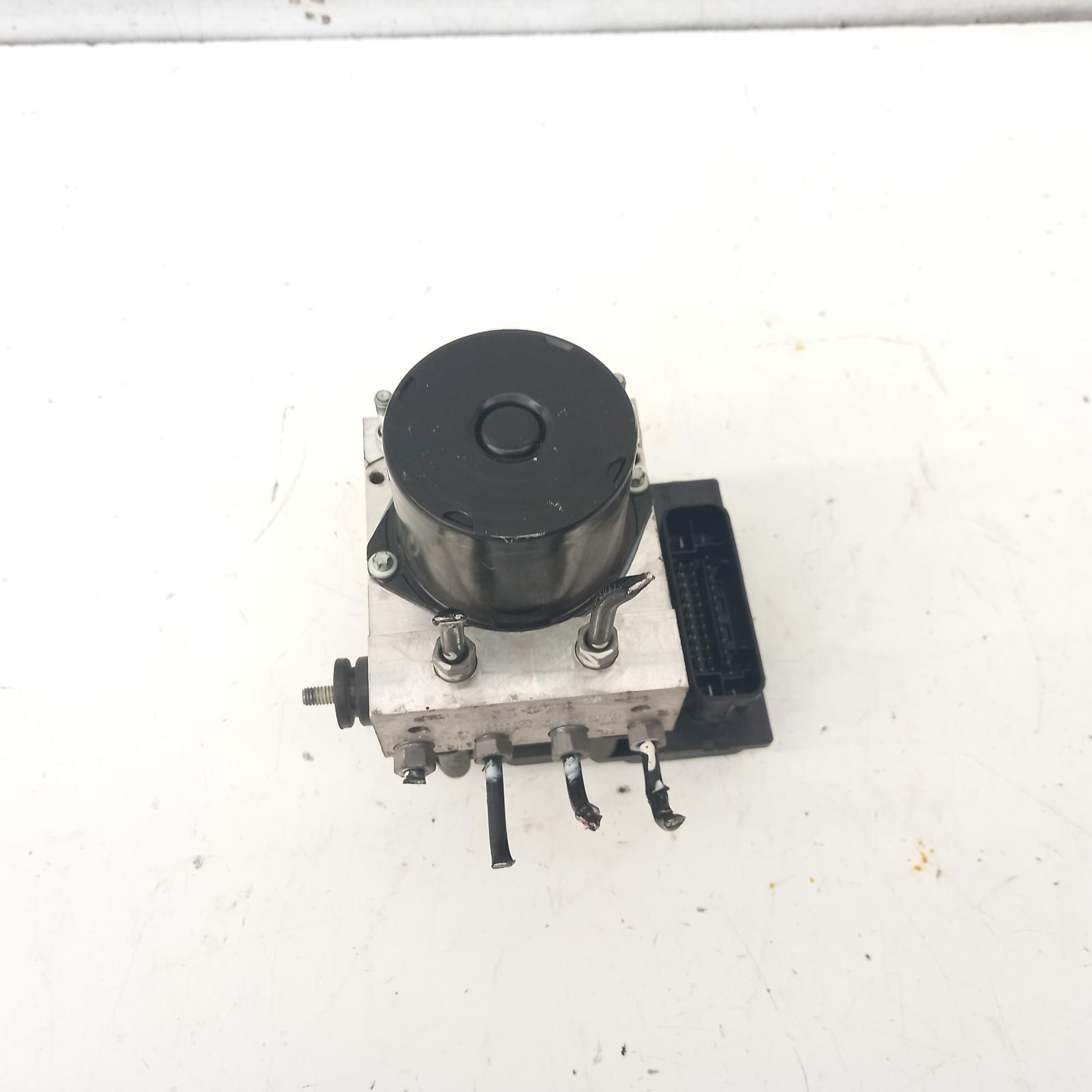 2012 Volkswagen Polo Abs Pump/Modulator View Auto part Abs Pump/Modulator Volkswagen Polo 2012