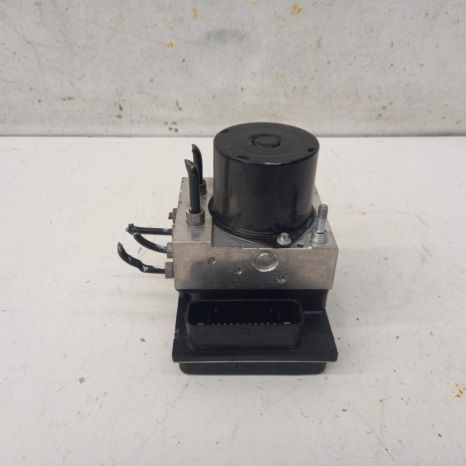 2012 Volkswagen Polo Abs Pump/Modulator View Auto part Abs Pump/Modulator Volkswagen Polo 2012