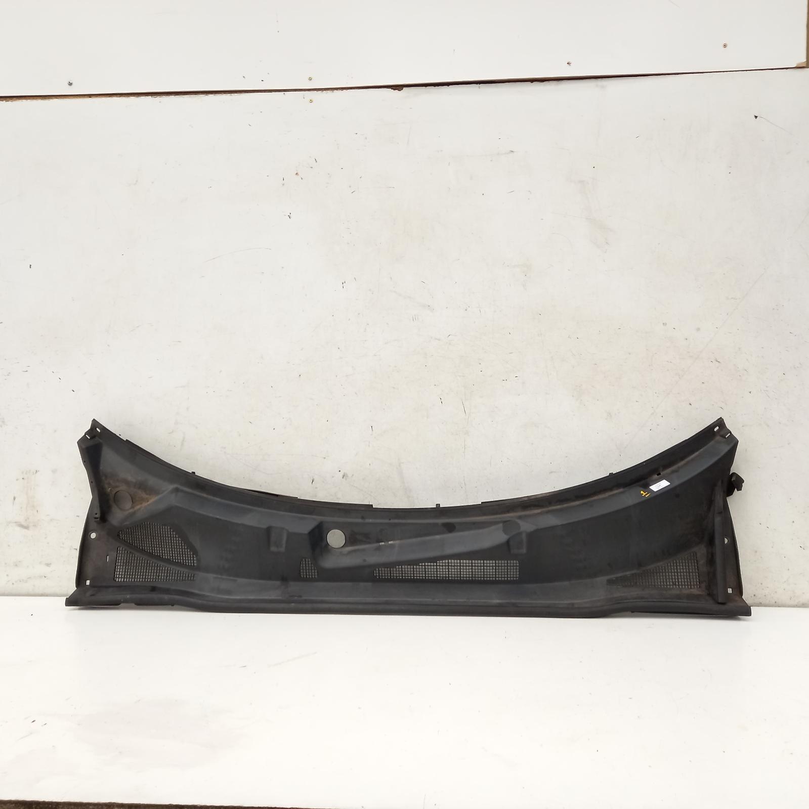 View Auto part Plenum Chamber Toyota Kluger 2007