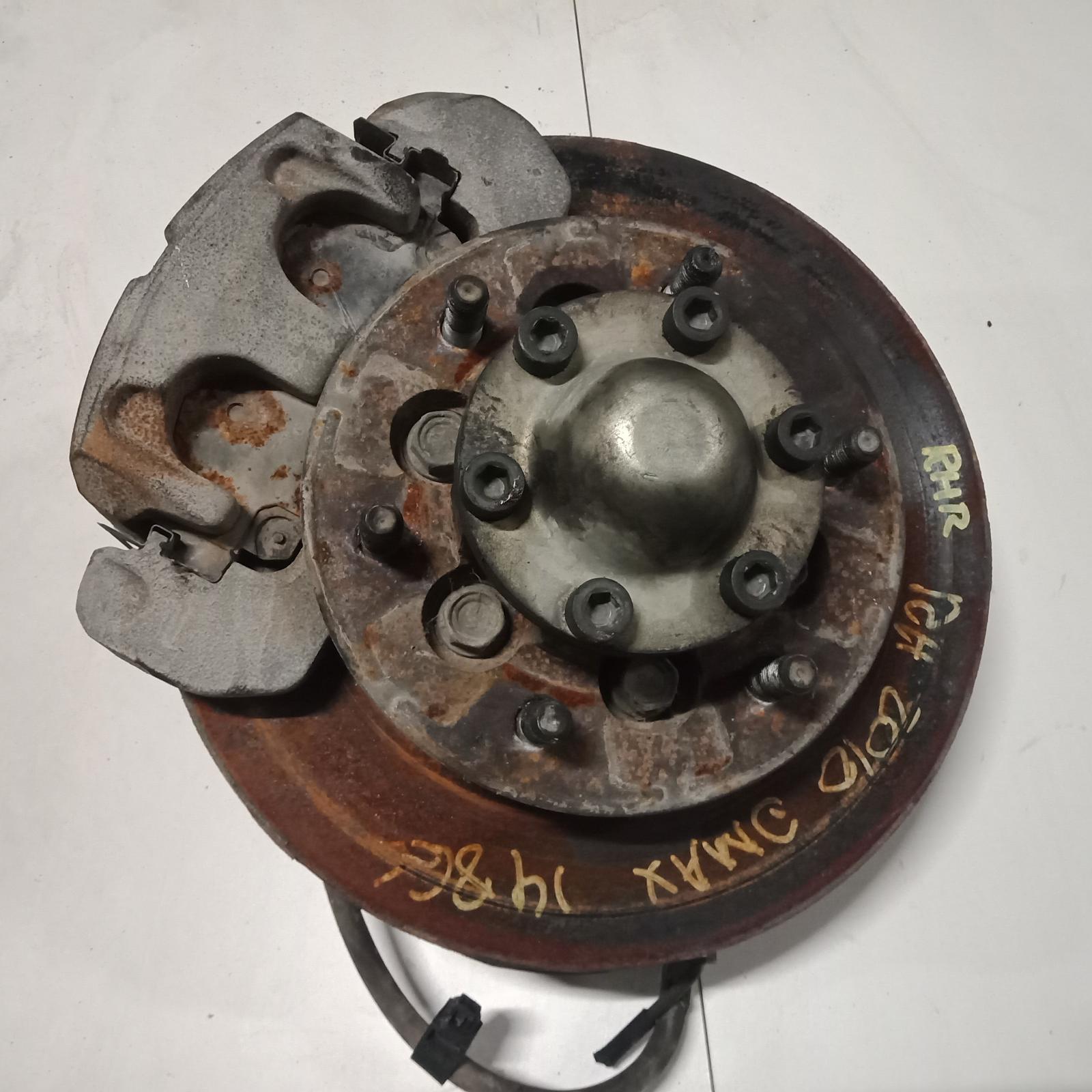 View Auto part Right Front Hub Assembly Isuzu Dmax 2010