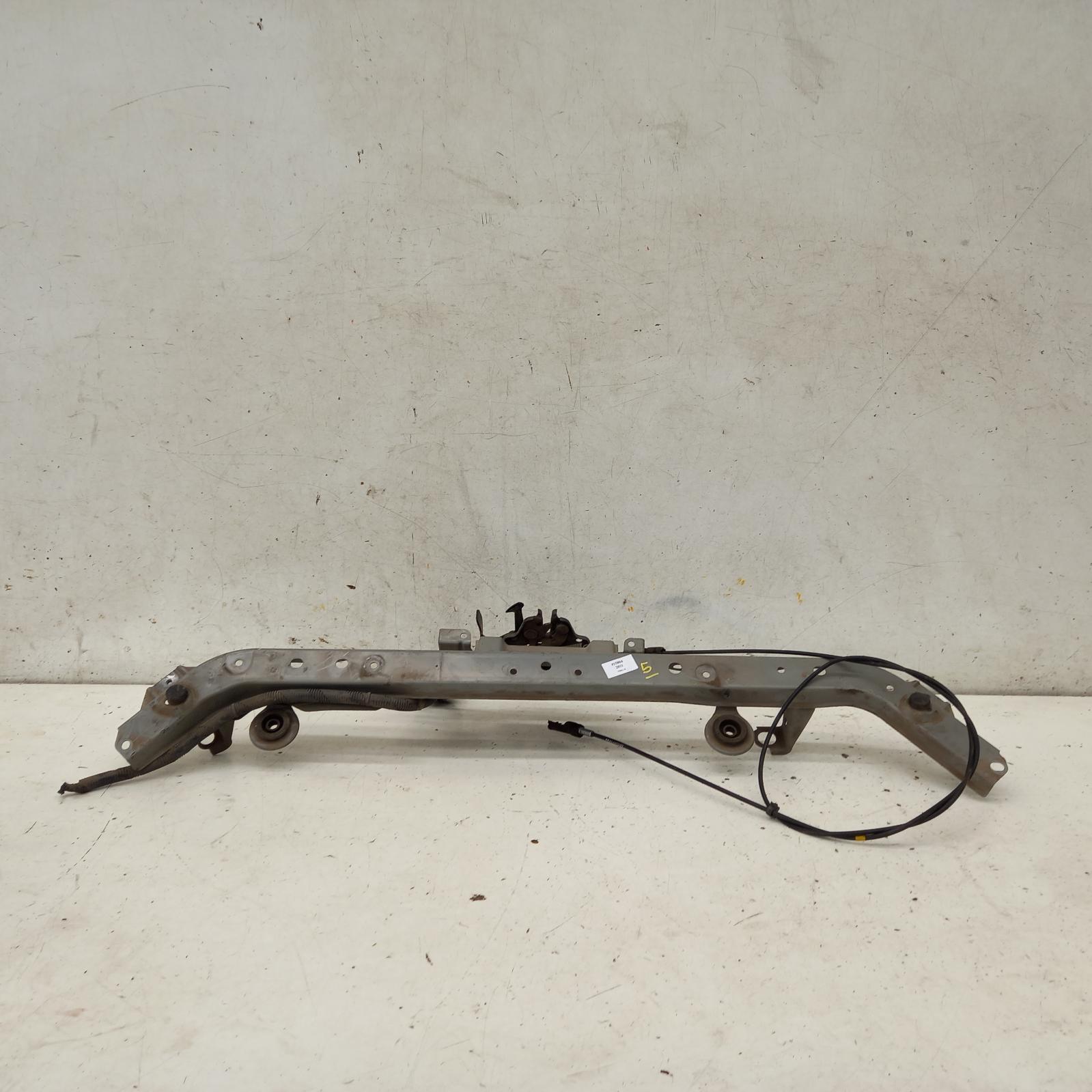 2011 Nissan Tiida Bonnet Lock/Support View Auto part Bonnet Lock/Support Nissan Tiida 2011