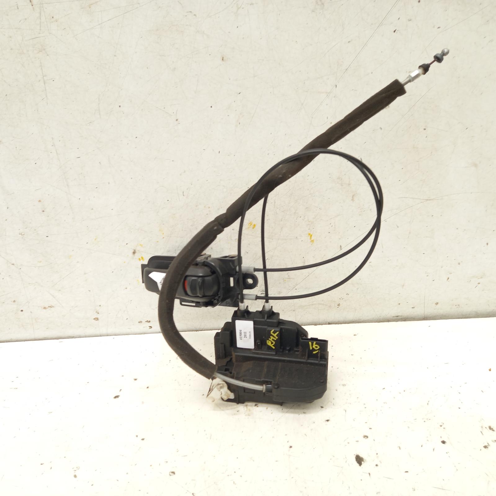 View Auto part Door/Boot/Gate Lock Nissan Tiida 2011