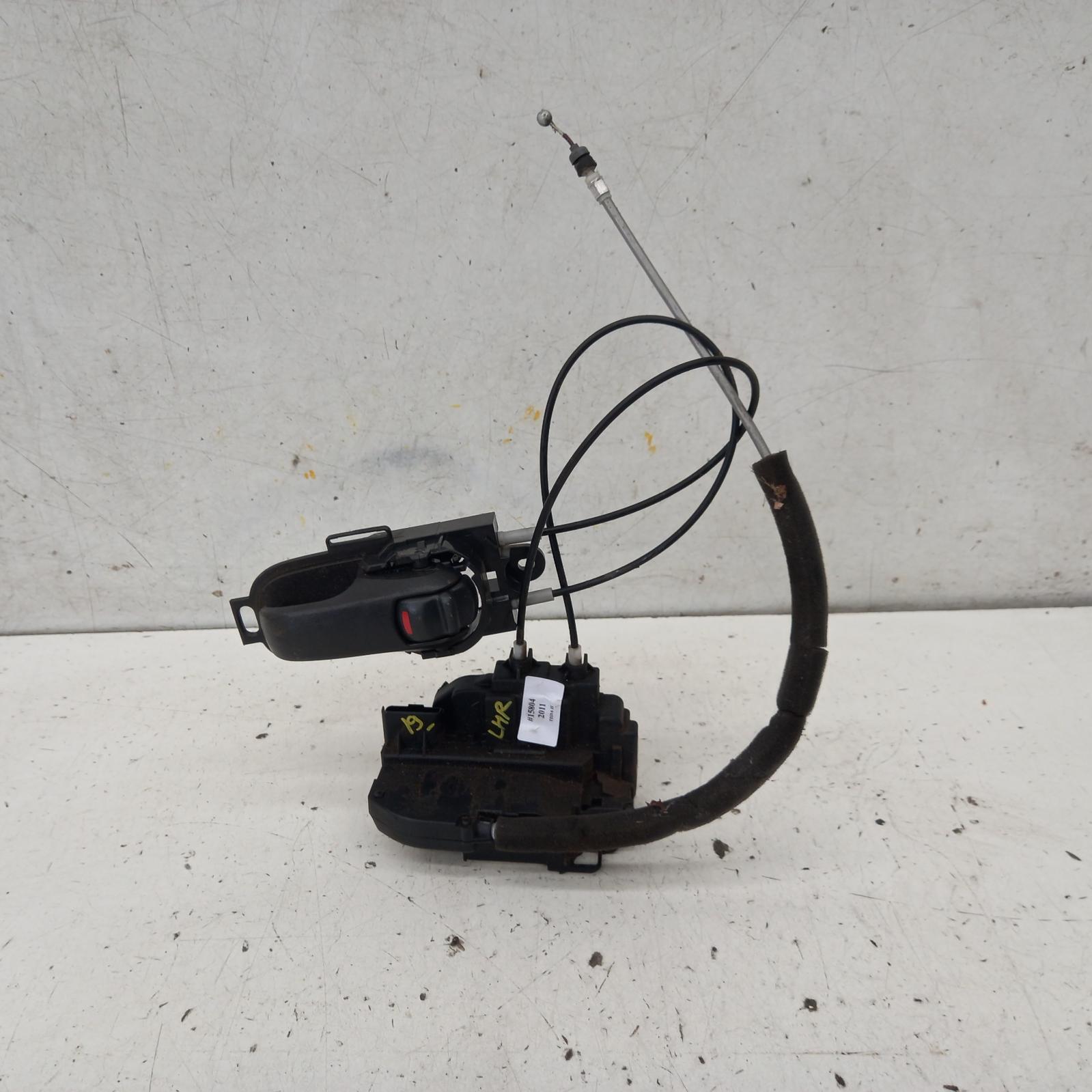 View Auto part Door/Boot/Gate Lock Nissan Tiida 2011