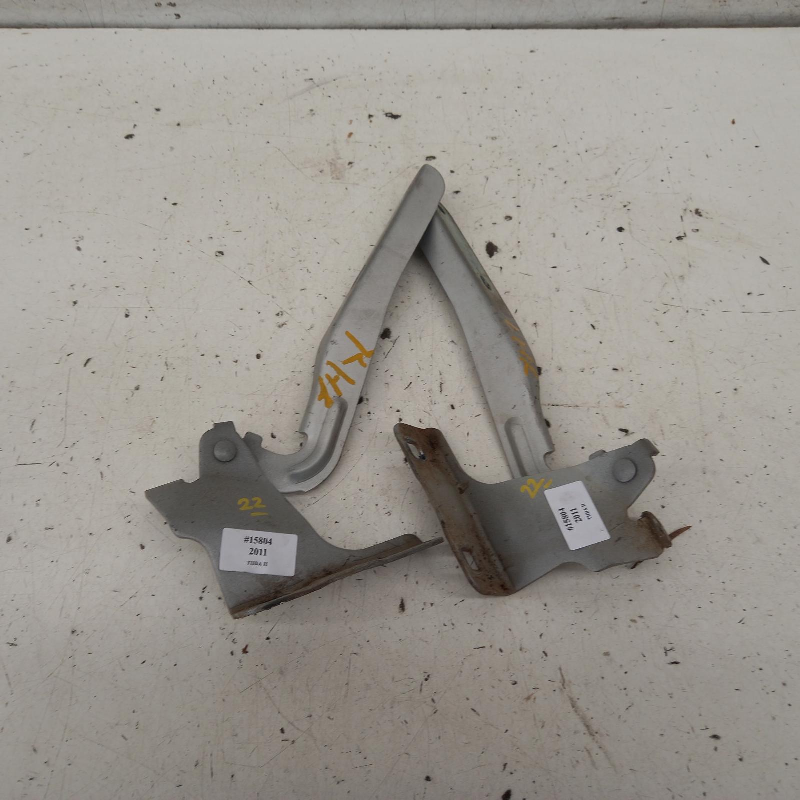 2011 Nissan Tiida Bonnet Hinge/Strut View Auto part Bonnet Hinge/Strut Nissan Tiida 2011