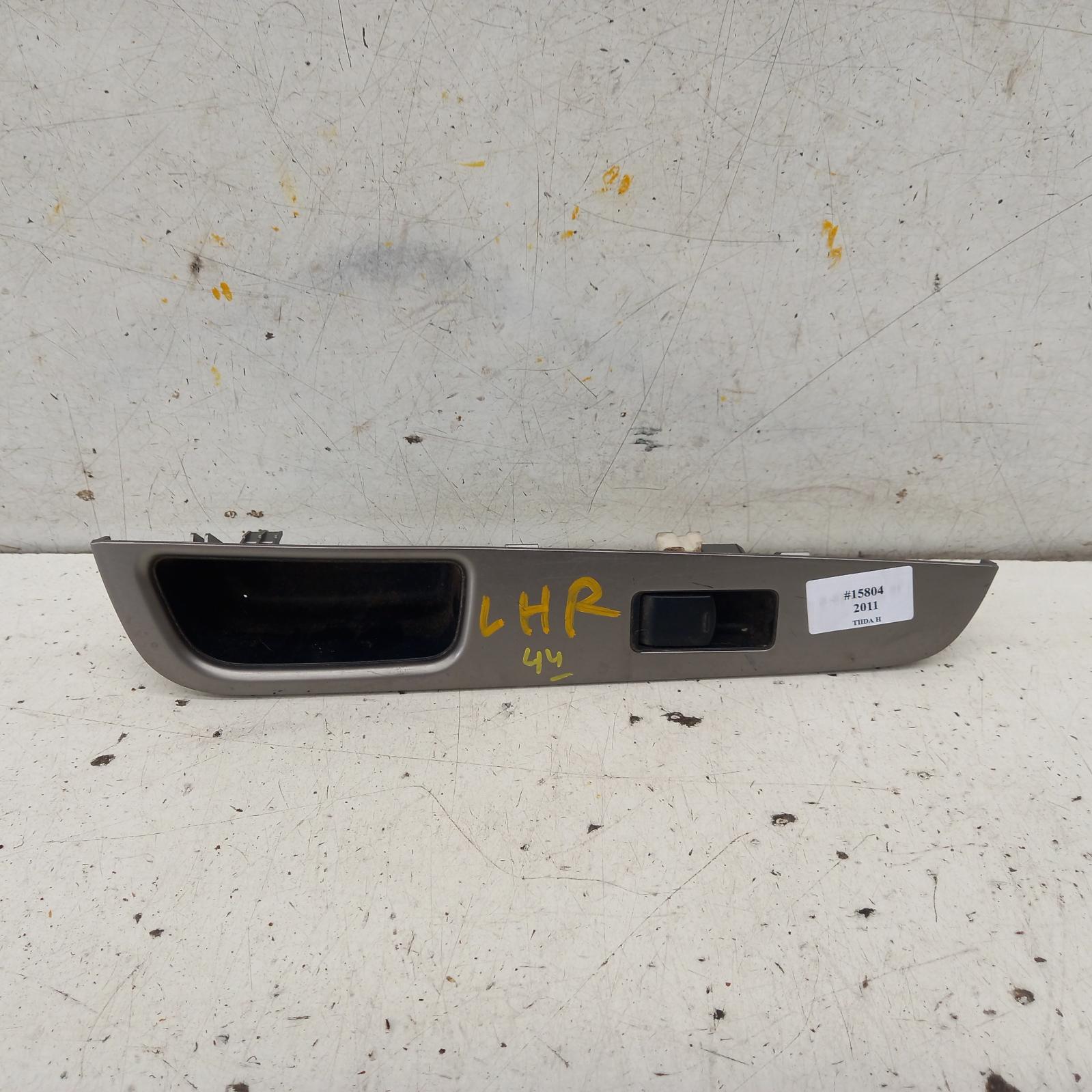 View Auto part Pwr Dr Wind Switch Nissan Tiida 2011