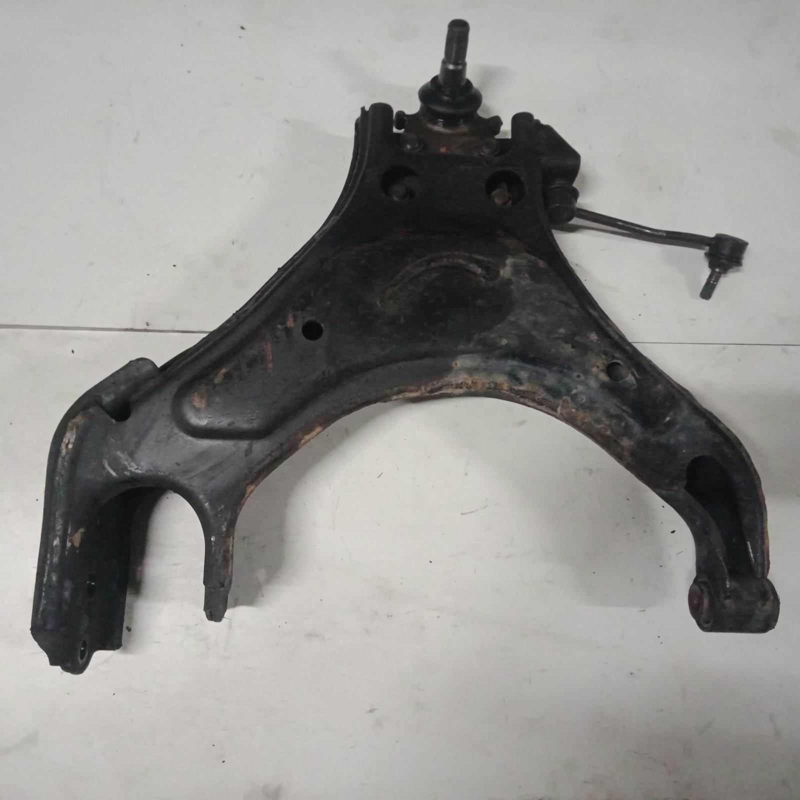 View Auto part Right Front Lower Control Arm Isuzu Dmax 2010