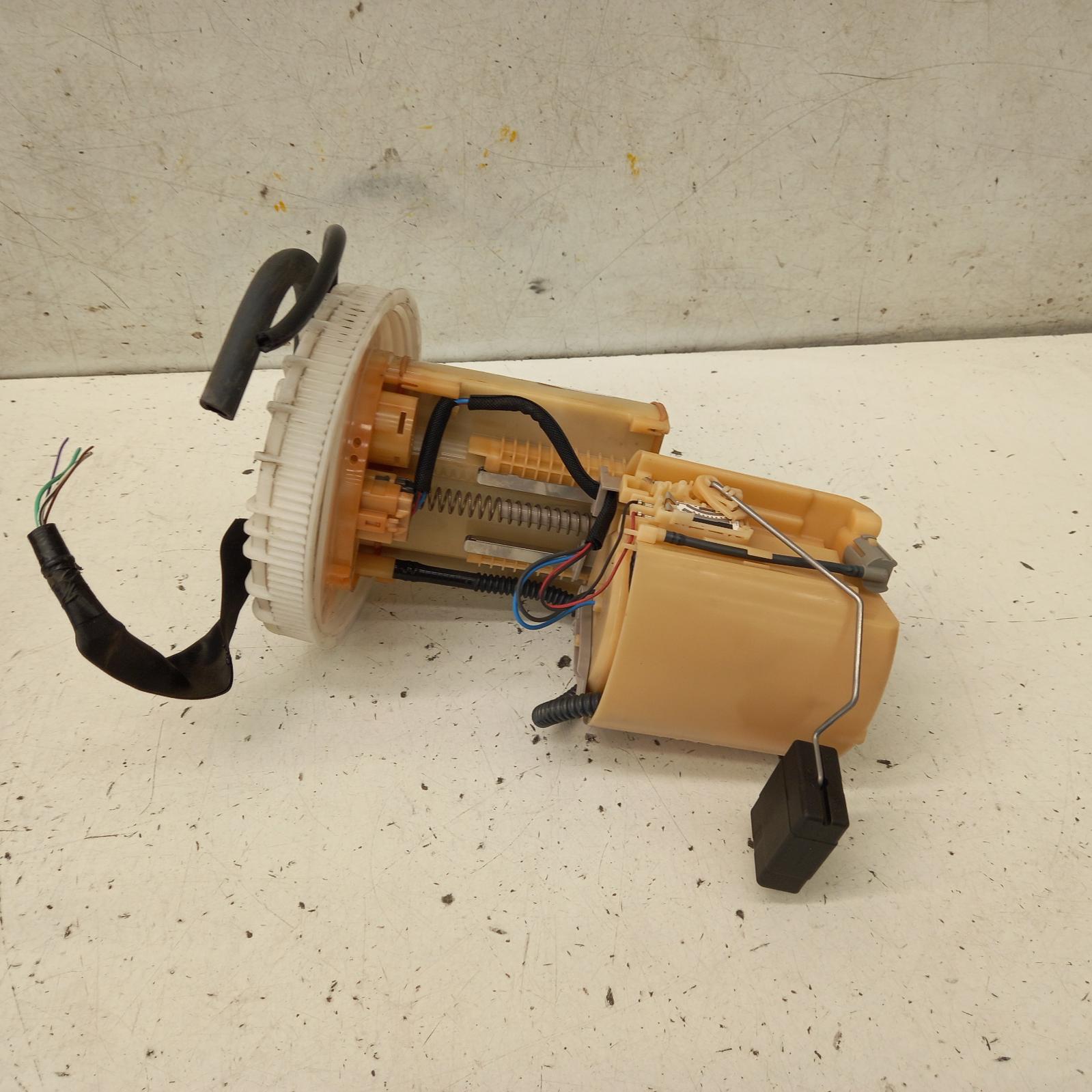 Fuel Pump Corolla Toyota 2015